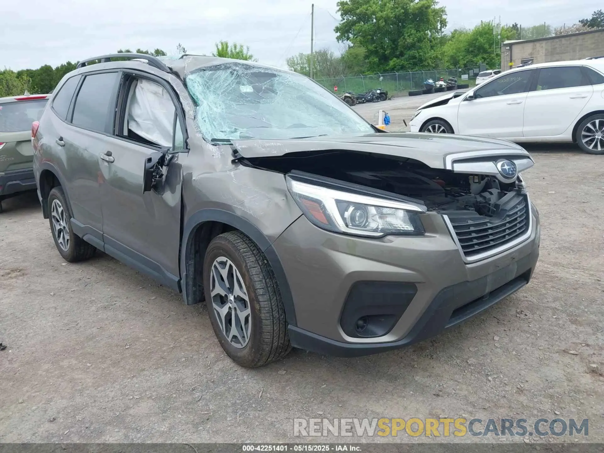 1 Photograph of a damaged car JF2SKAJC2LH608689 SUBARU FORESTER 2020