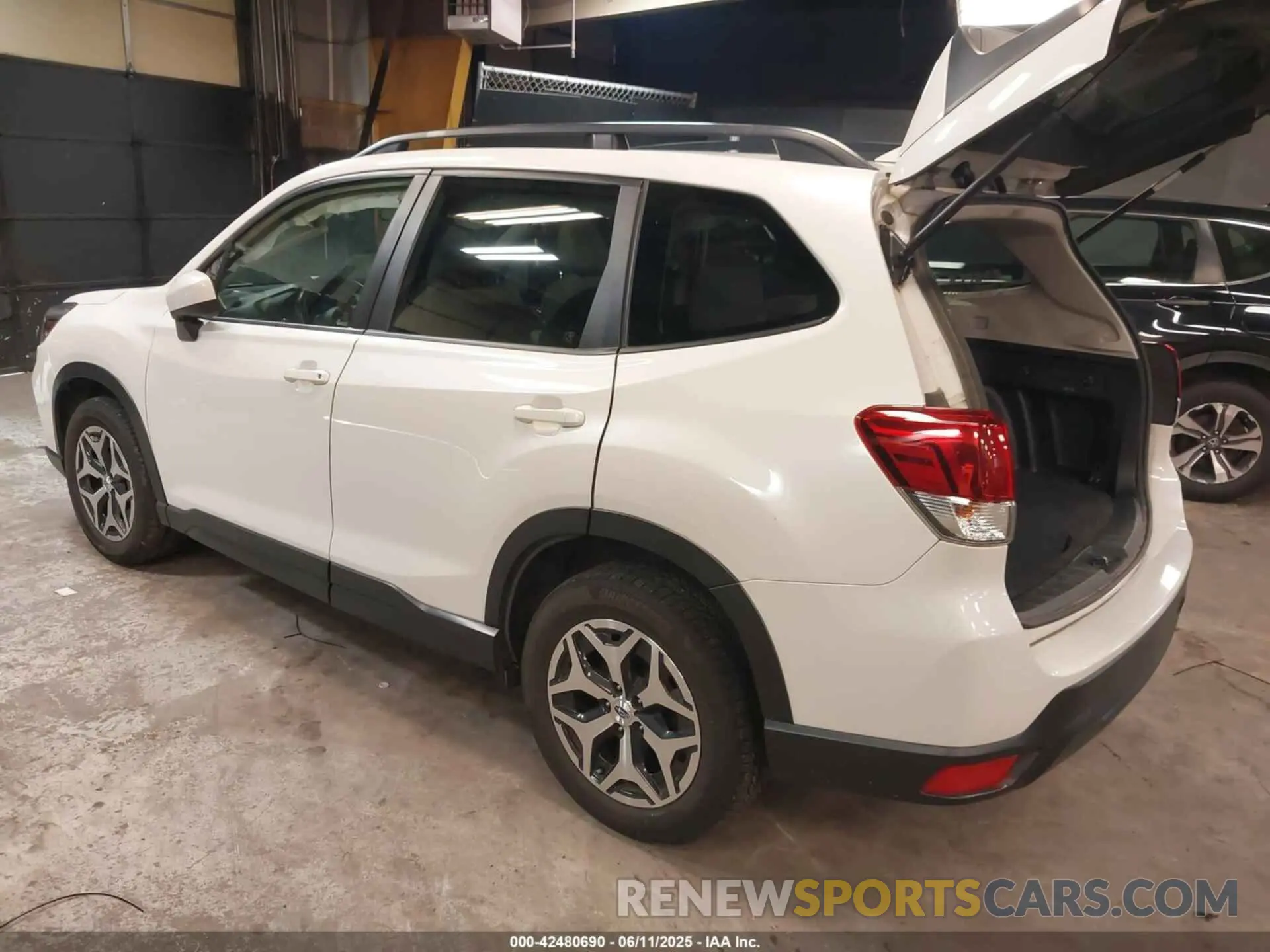 3 Photograph of a damaged car JF2SKAJC3LH413653 SUBARU FORESTER 2020