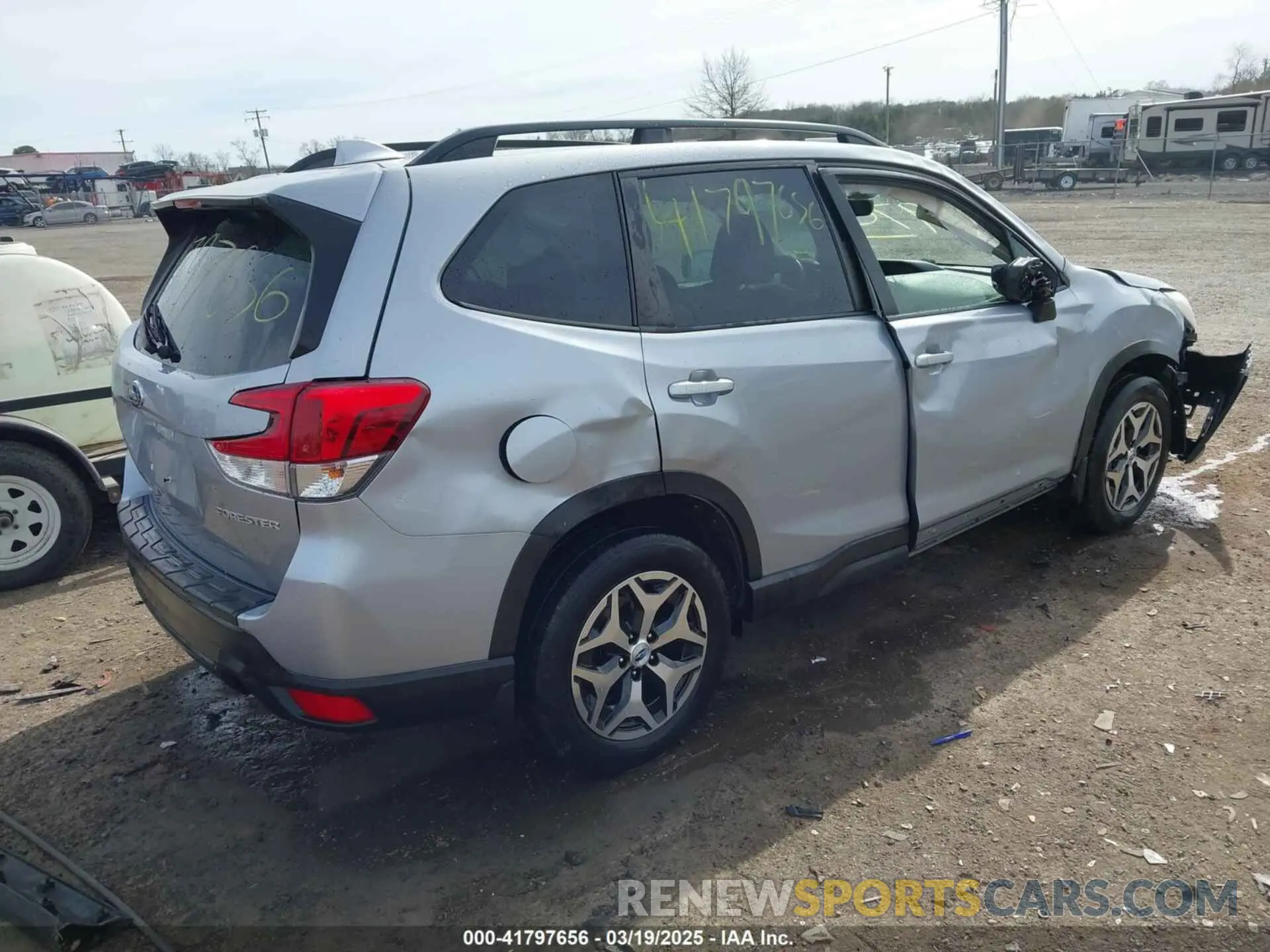 4 Фотография поврежденного автомобиля JF2SKAJC3LH529984 SUBARU FORESTER 2020
