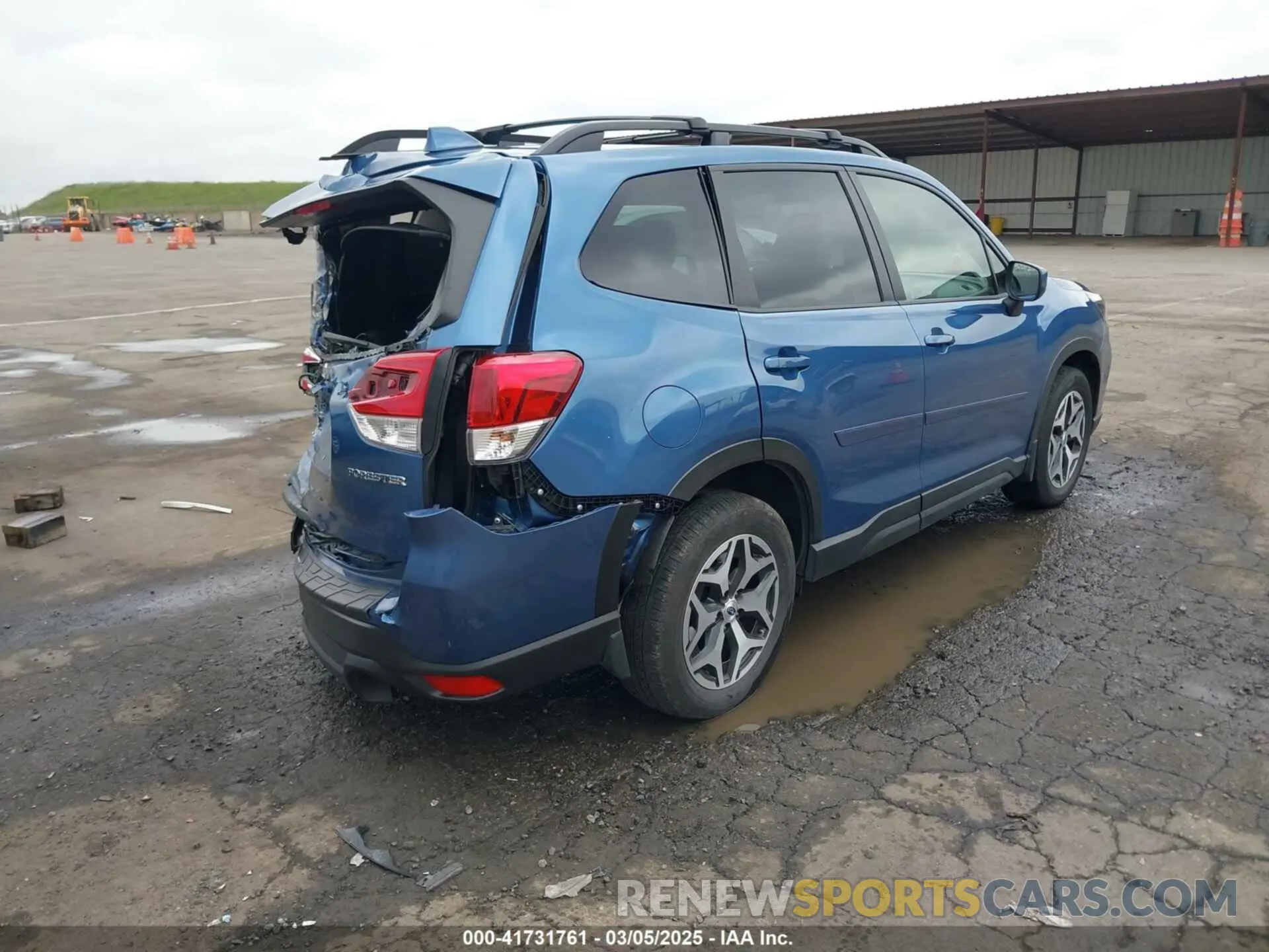 4 Photograph of a damaged car JF2SKAJC9LH582236 SUBARU FORESTER 2020