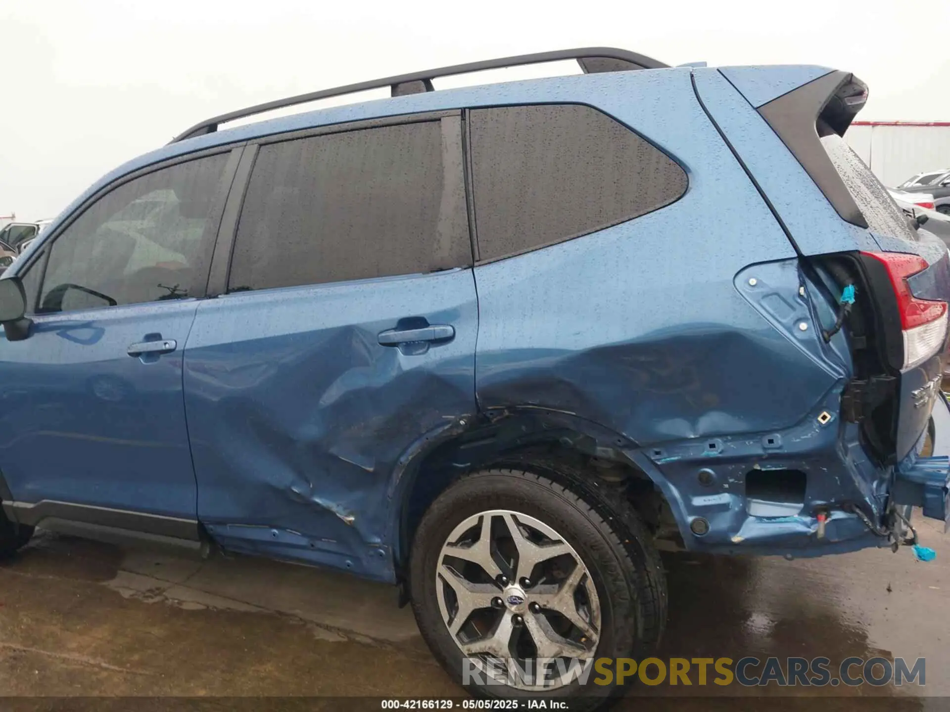 18 Photograph of a damaged car JF2SKAJCXLH582388 SUBARU FORESTER 2020