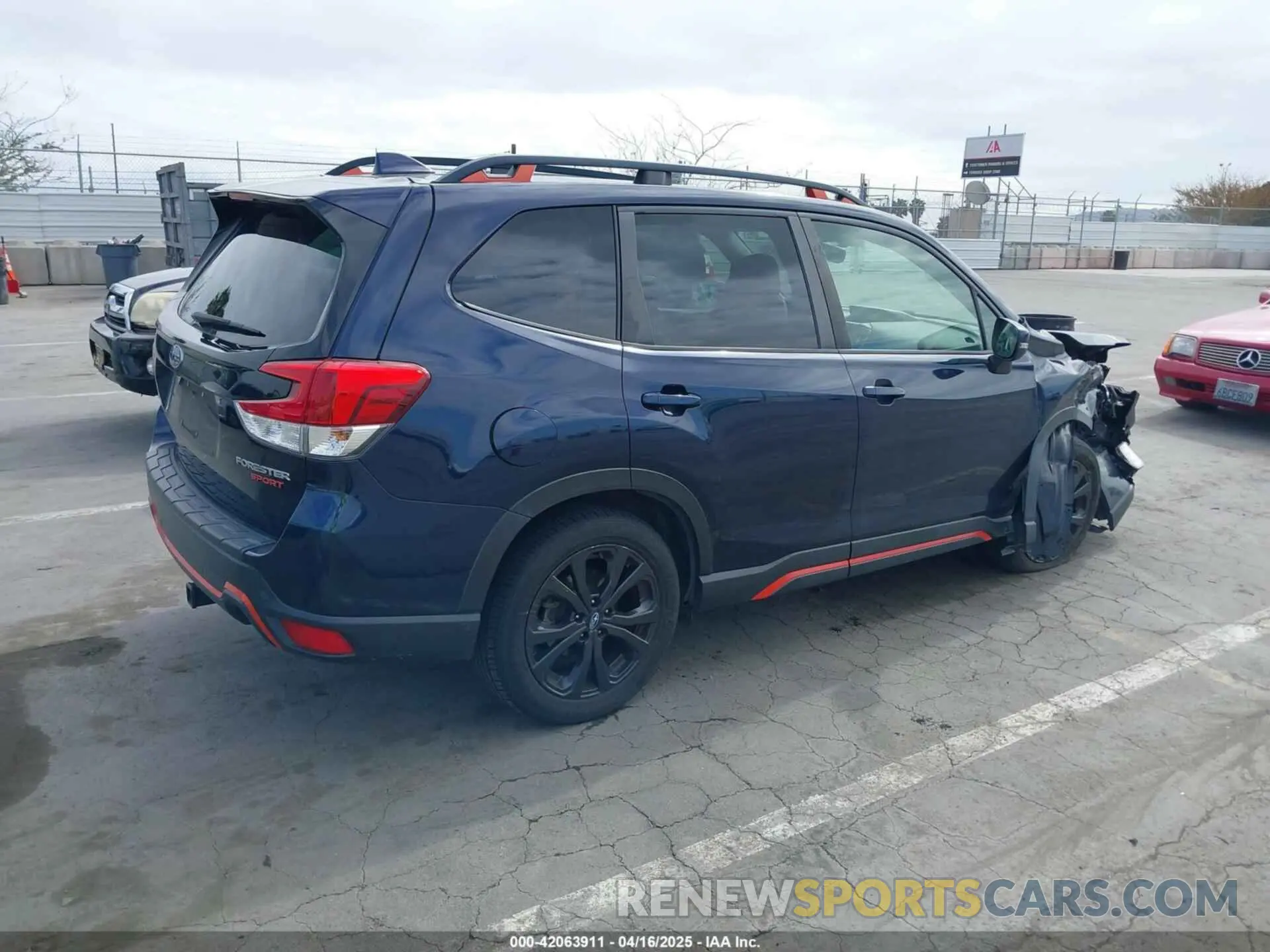 4 Фотография поврежденного автомобиля JF2SKARCXLH424184 SUBARU FORESTER 2020