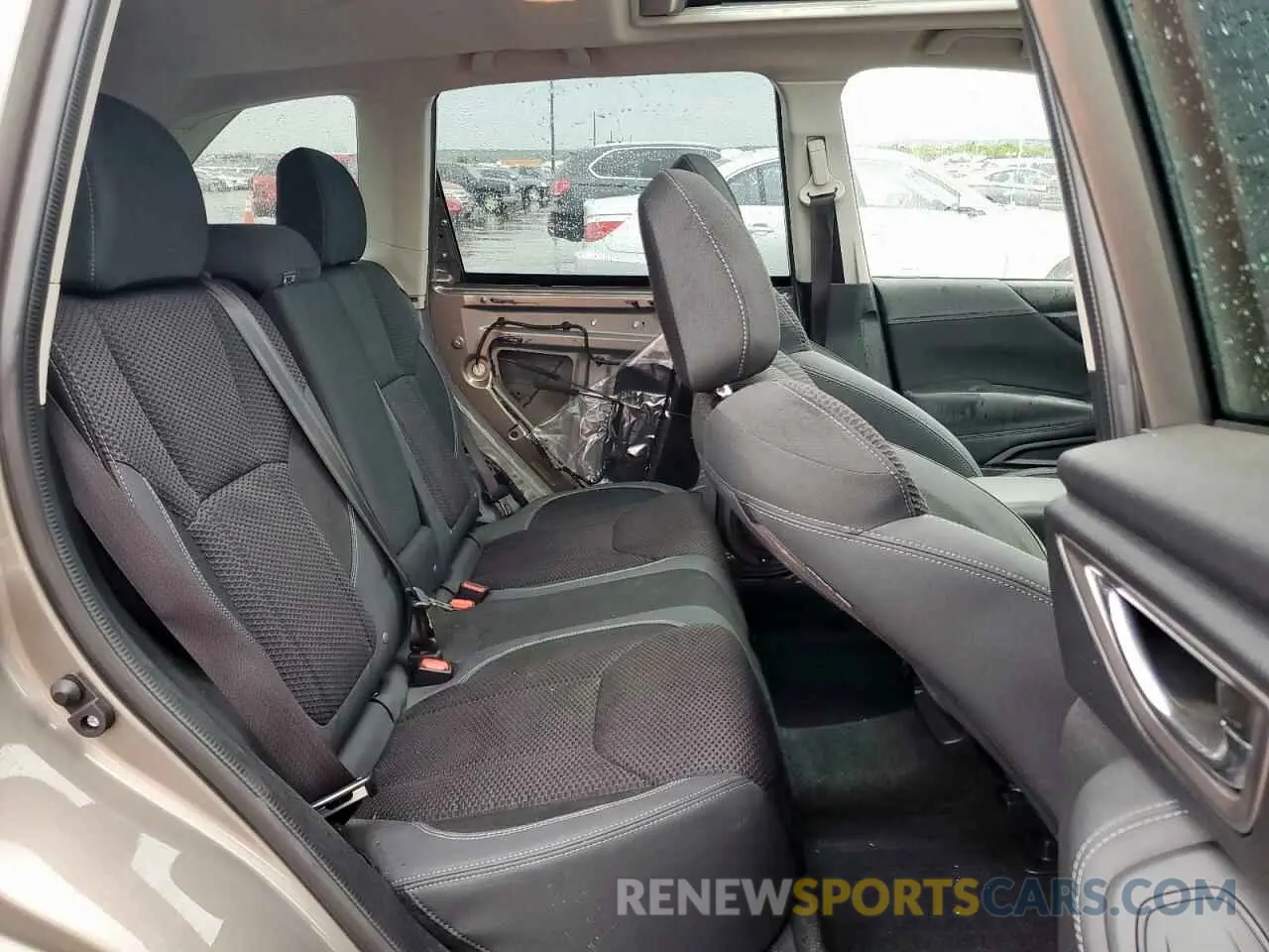 11 Photograph of a damaged car JF2SKAFC5MH485092 SUBARU FORESTER 2021