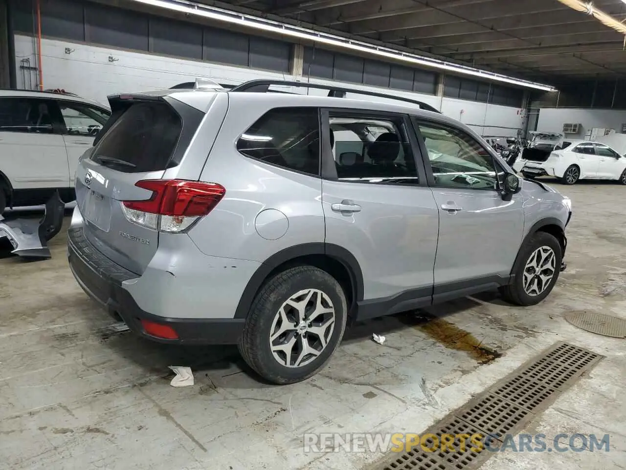 3 Фотография поврежденного автомобиля JF2SKAFC7MH477947 SUBARU FORESTER 2021