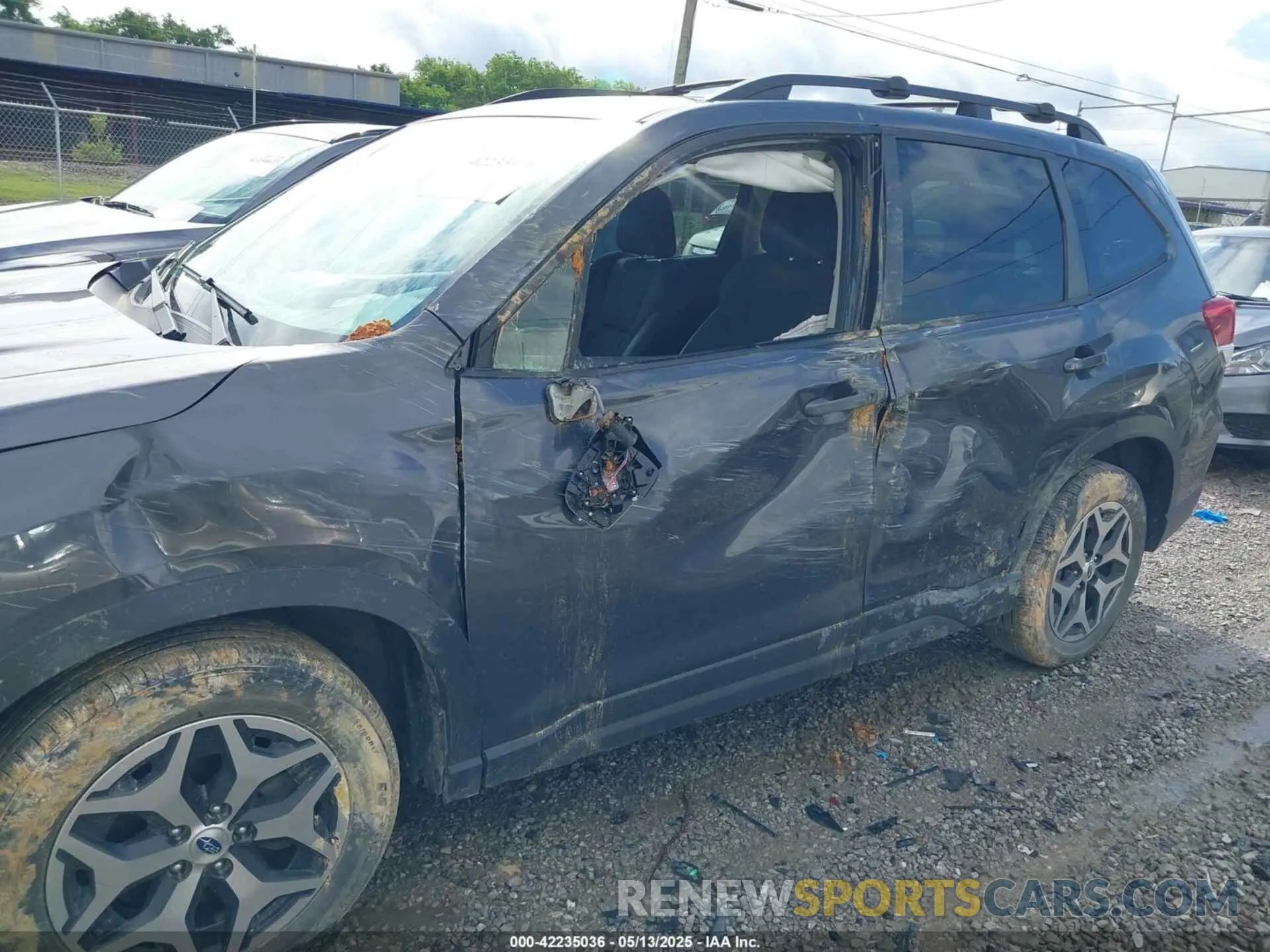 17 Photograph of a damaged car JF2SKAFCXMH529636 SUBARU FORESTER 2021