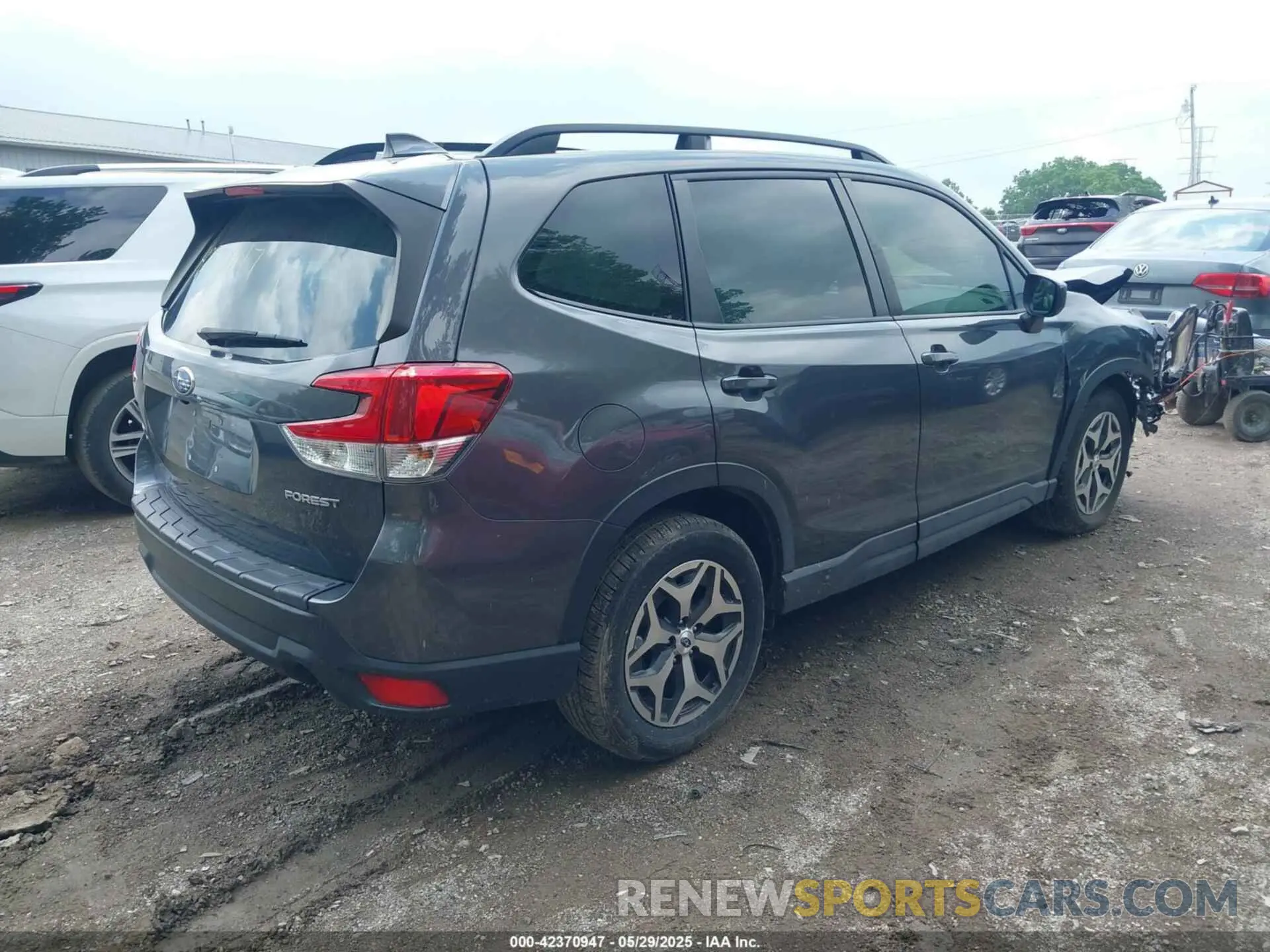 4 Фотография поврежденного автомобиля JF2SKAJC6MH469541 SUBARU FORESTER 2021