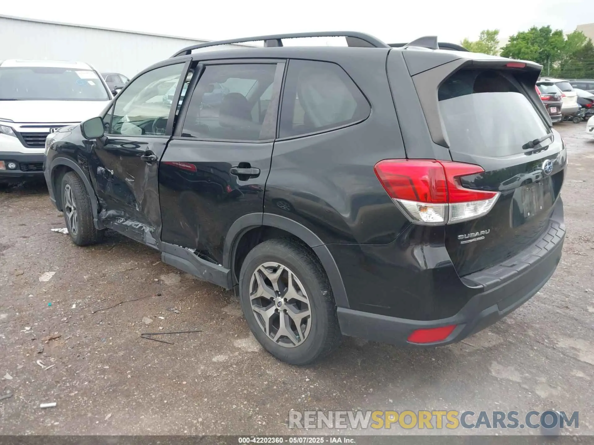 3 Photograph of a damaged car JF2SKAJC7MH565601 SUBARU FORESTER 2021