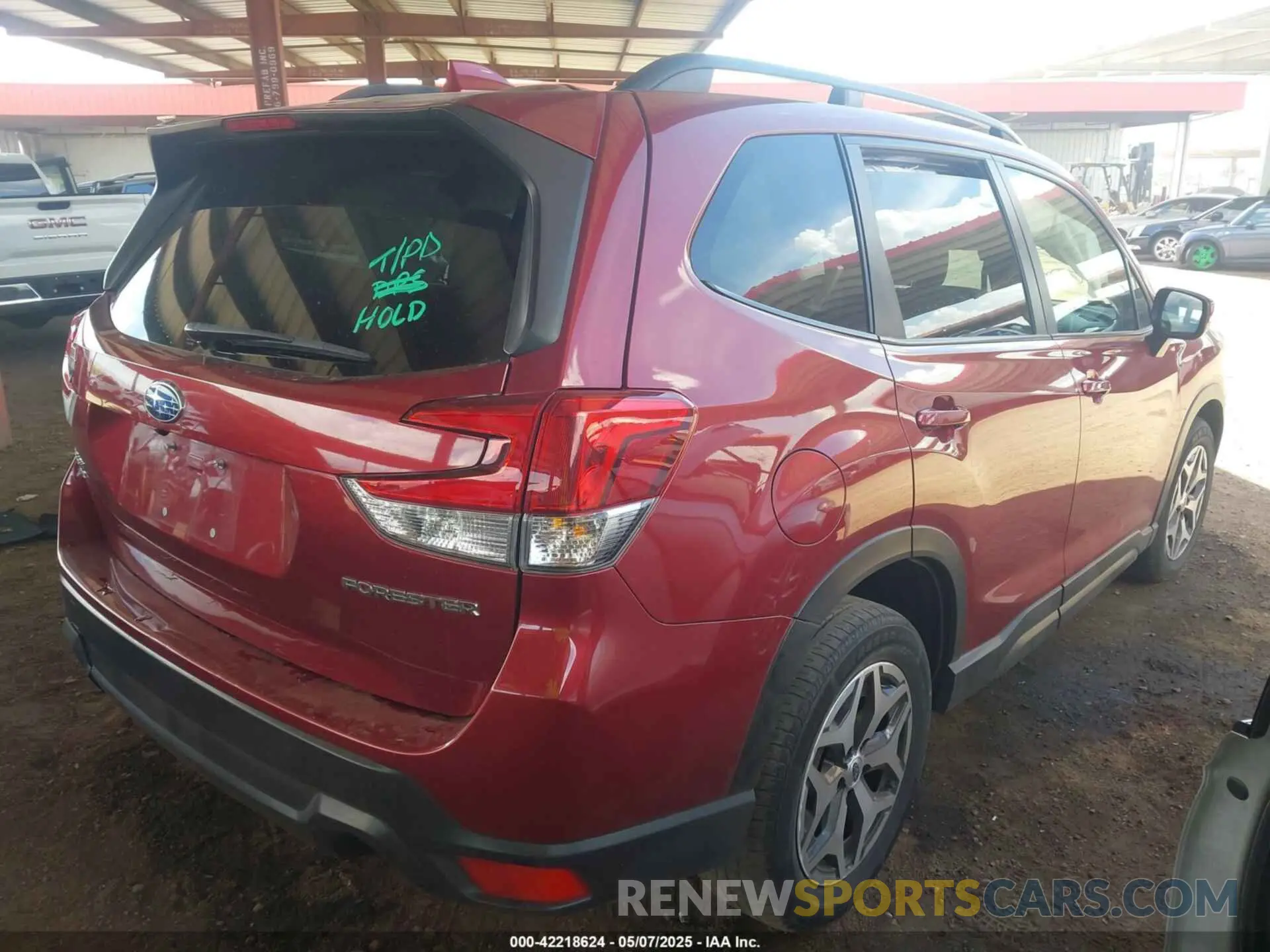 4 Photograph of a damaged car JF2SKAJCXMH467081 SUBARU FORESTER 2021