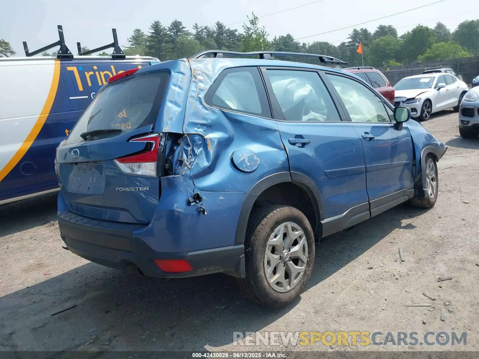 4 Photograph of a damaged car JF2SKACC2NH447504 SUBARU FORESTER 2022