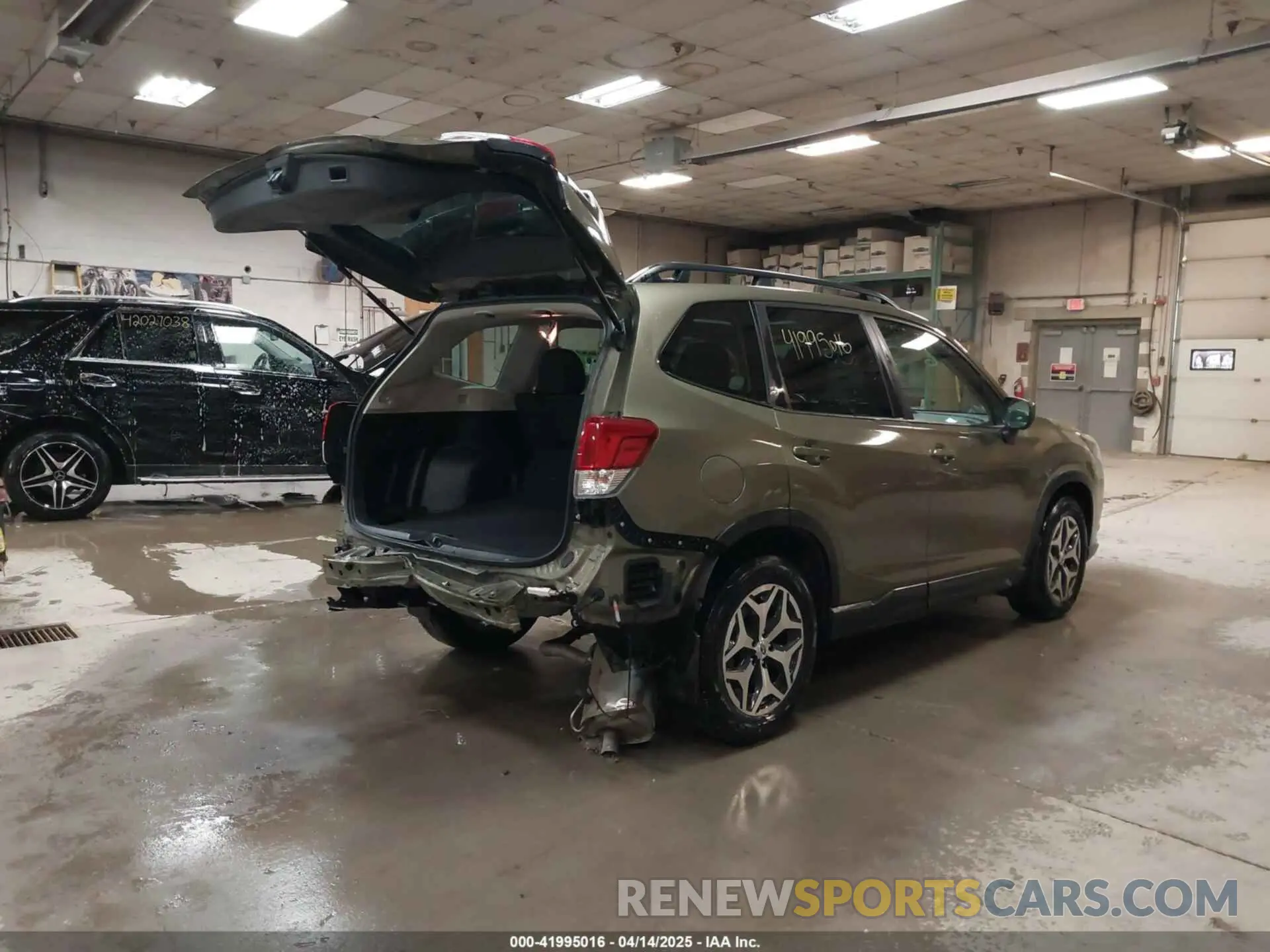 4 Photograph of a damaged car JF2SKADC2NH425386 SUBARU FORESTER 2022