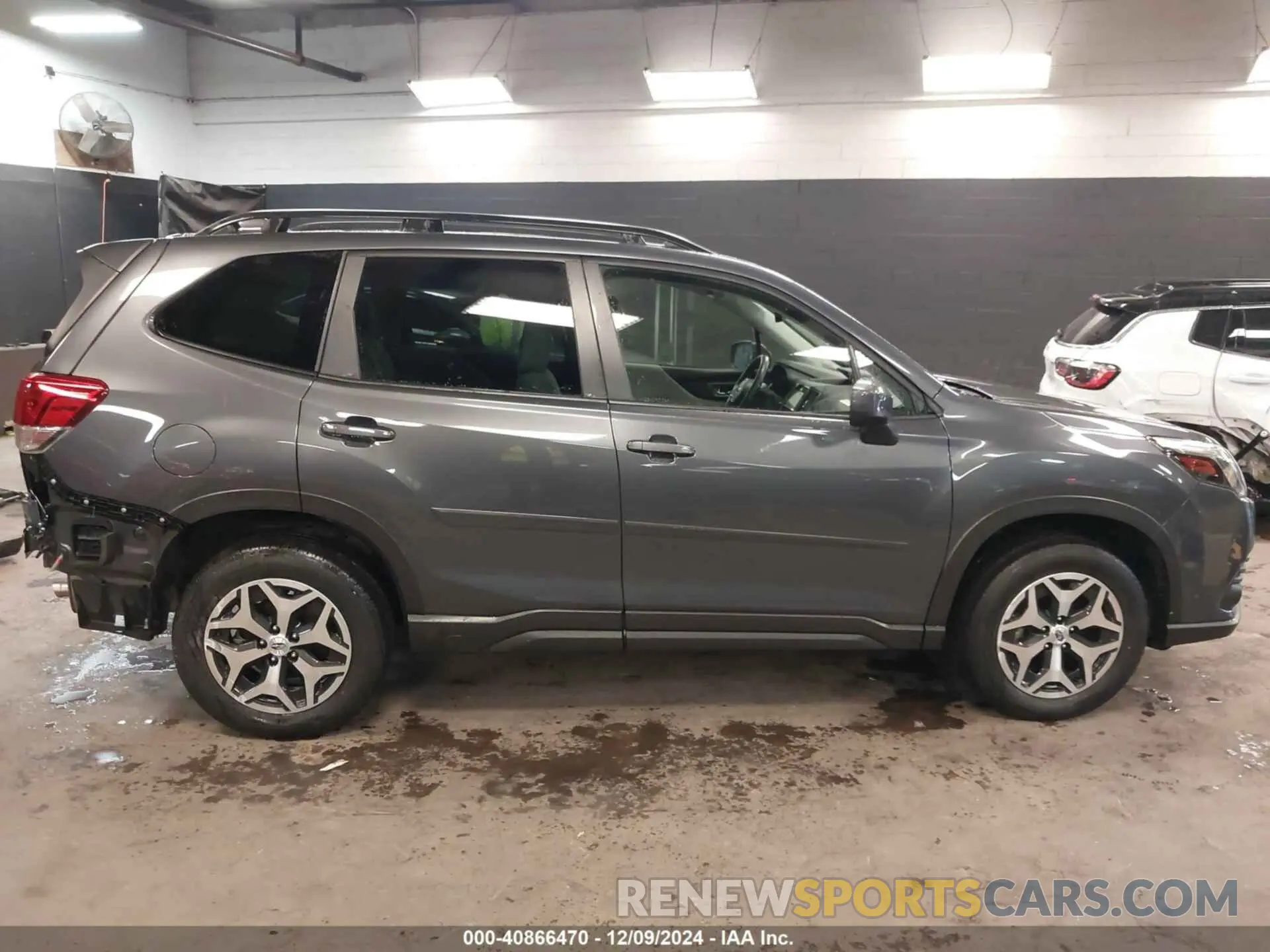 14 Фотография поврежденного автомобиля JF2SKAEC7NH467888 SUBARU FORESTER 2022