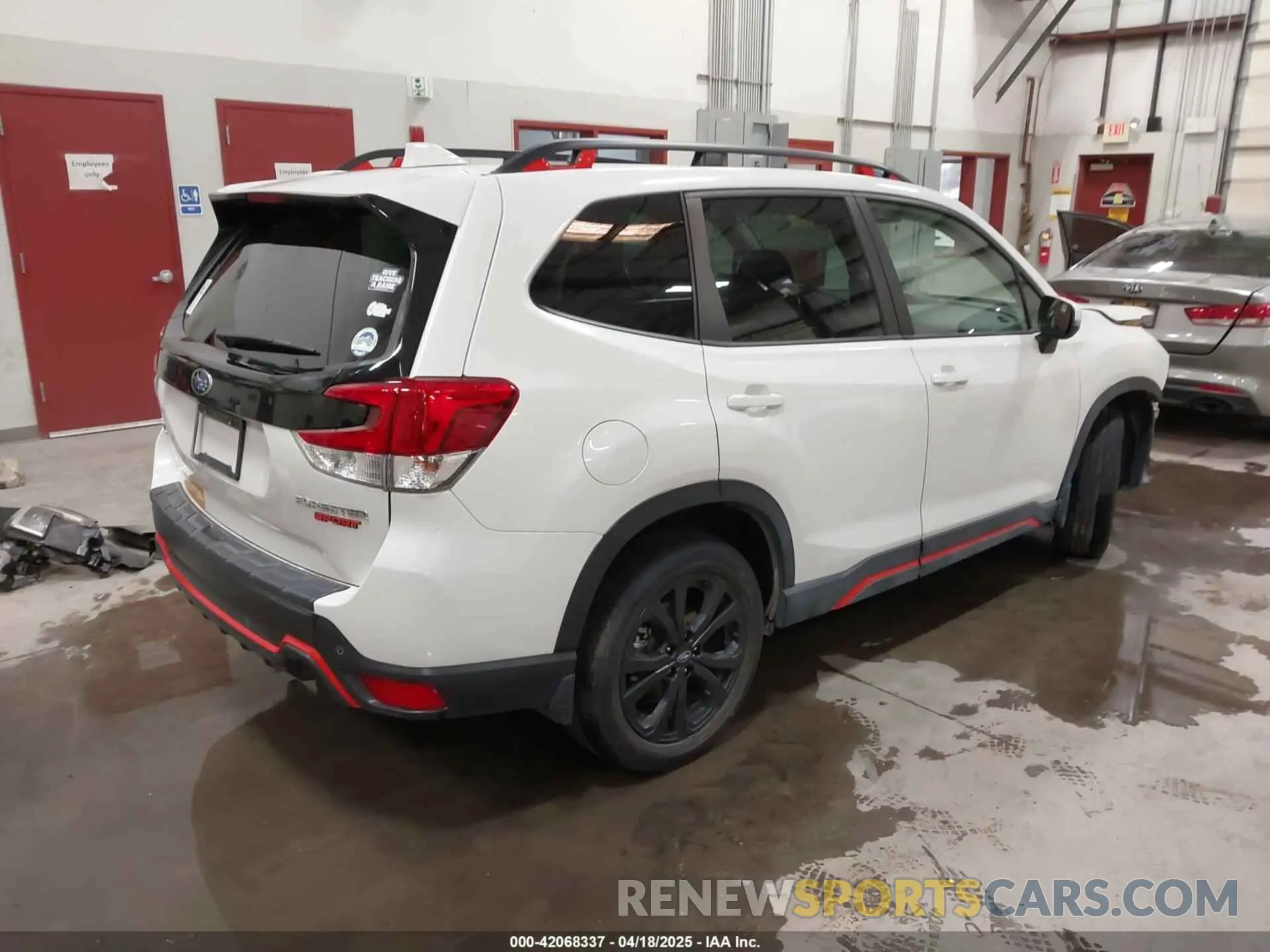 4 Photograph of a damaged car JF2SKAJC7NH507375 SUBARU FORESTER 2022