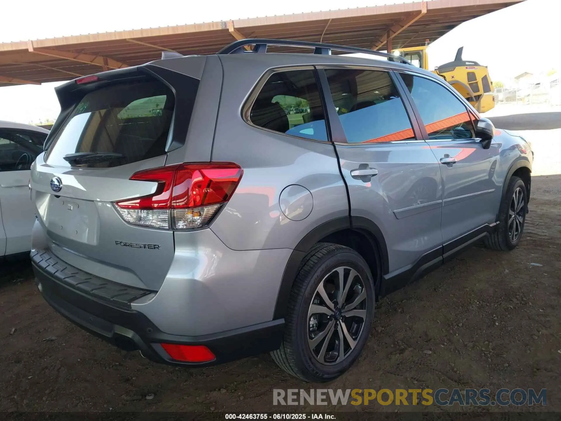 4 Photograph of a damaged car JF2SKAPC0NH483301 SUBARU FORESTER 2022