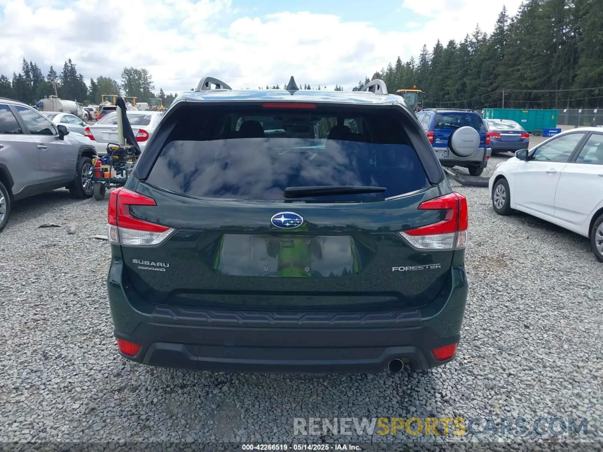 17 Photograph of a damaged car JF2SKAPC2NH512930 SUBARU FORESTER 2022