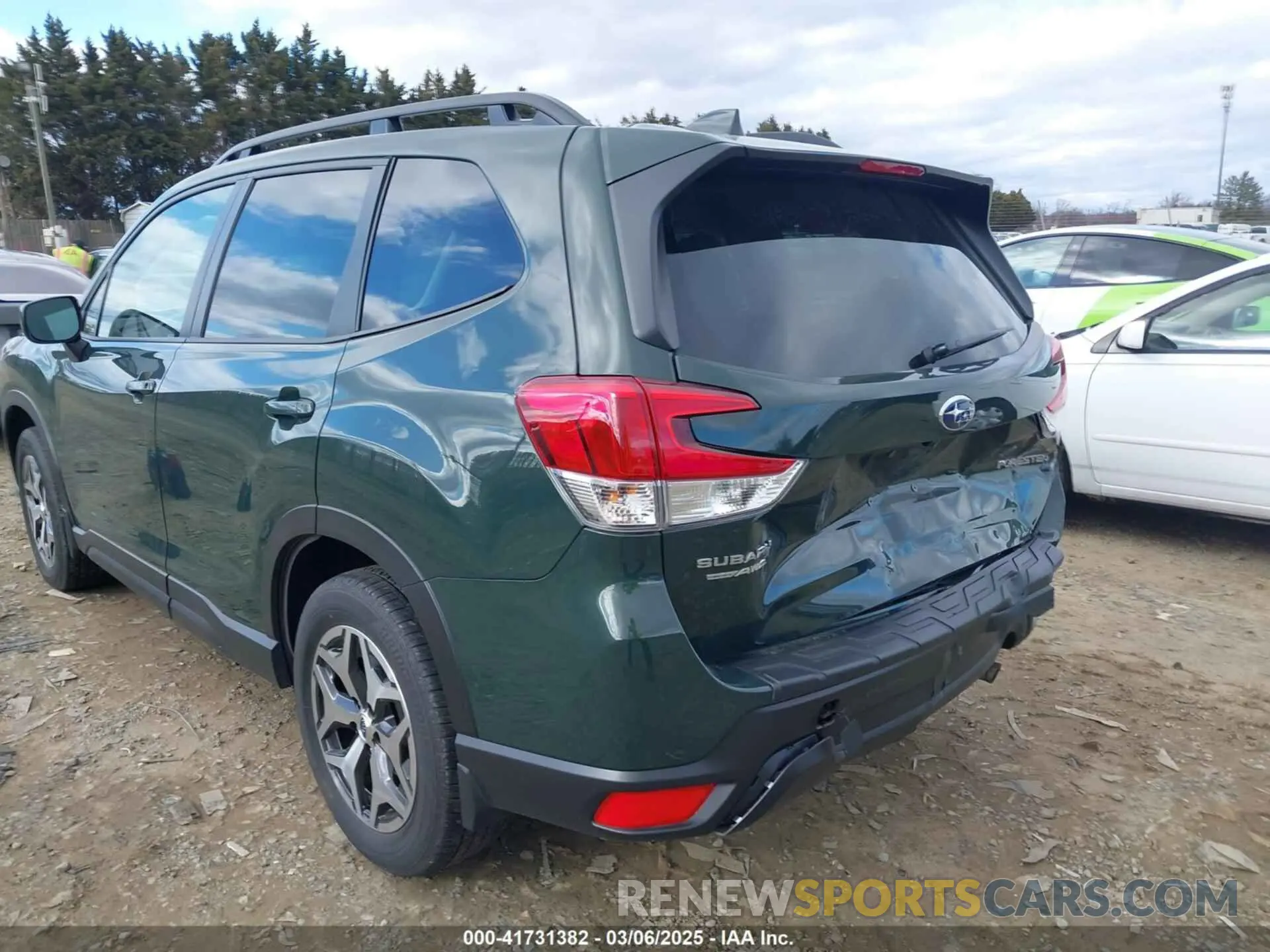 3 Фотография поврежденного автомобиля JF2SKADC0PH445252 SUBARU FORESTER 2023
