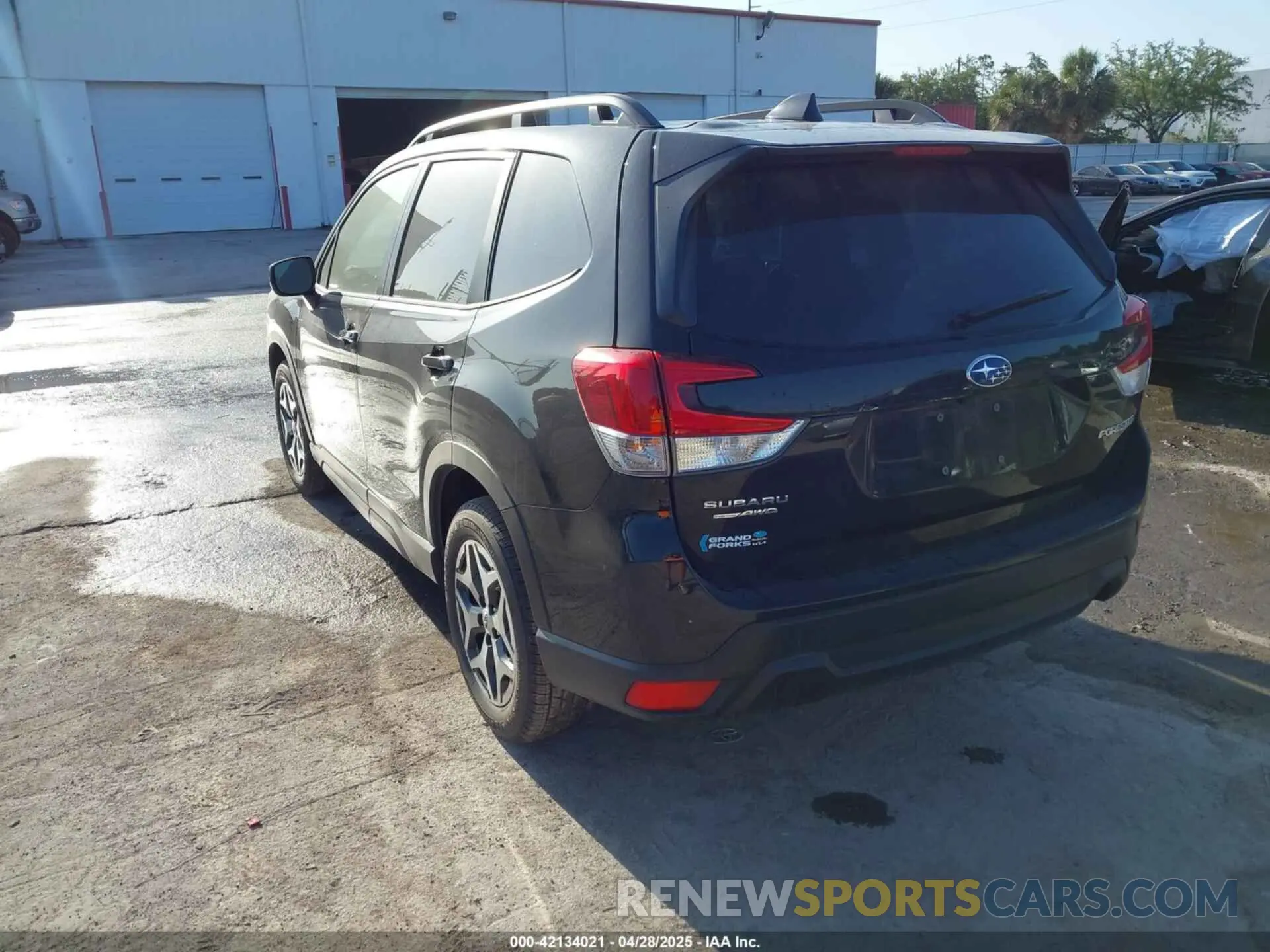 3 Фотография поврежденного автомобиля JF2SKAEC0PH459134 SUBARU FORESTER 2023