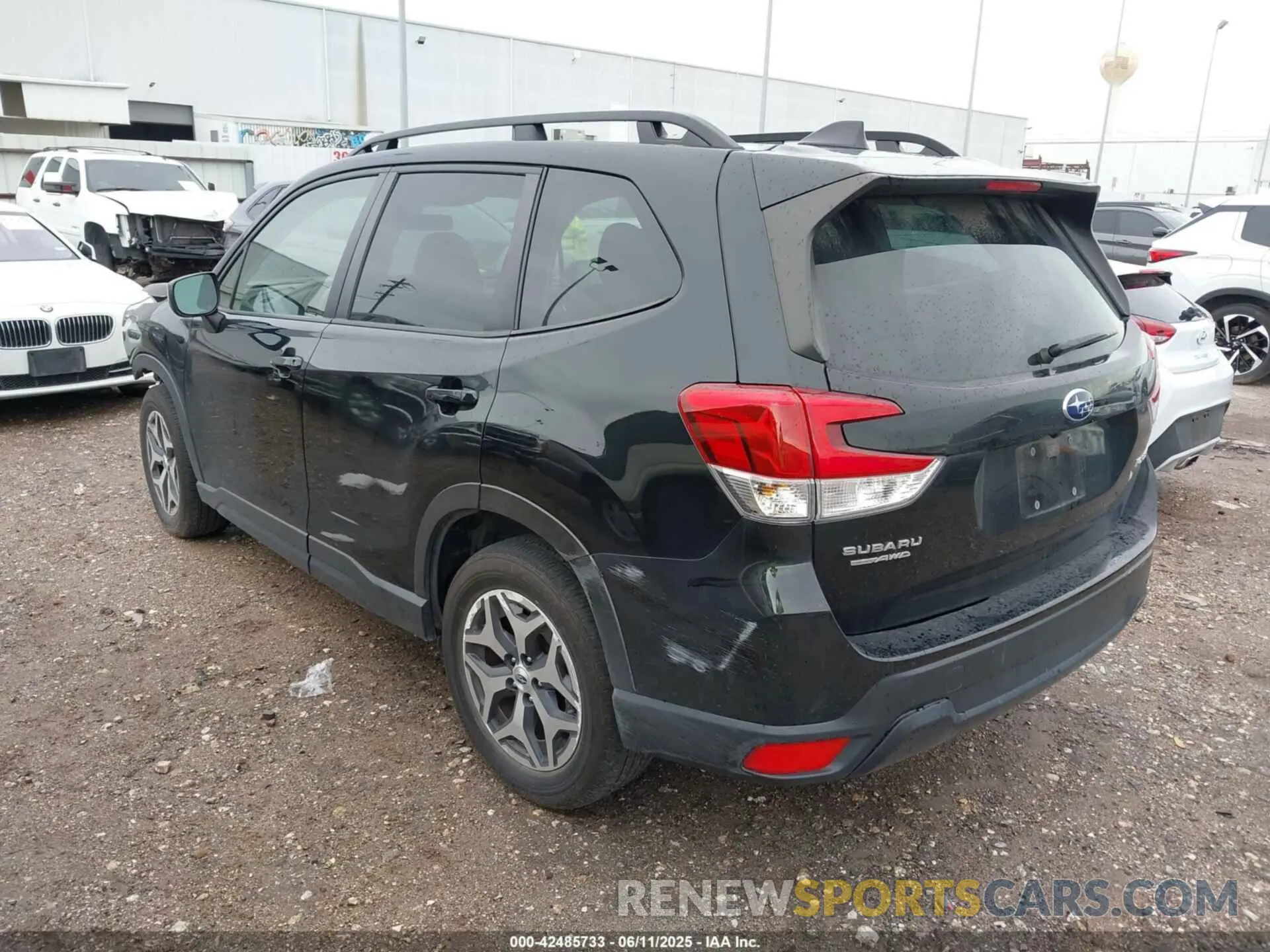 3 Photograph of a damaged car JF2SKAEC5PH424119 SUBARU FORESTER 2023