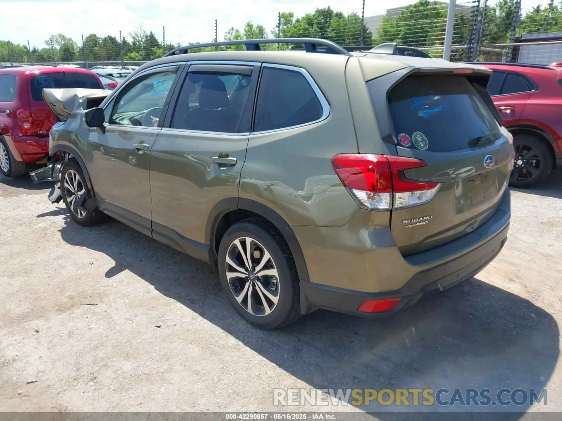 3 Фотография поврежденного автомобиля JF2SKAPC2PH502529 SUBARU FORESTER 2023