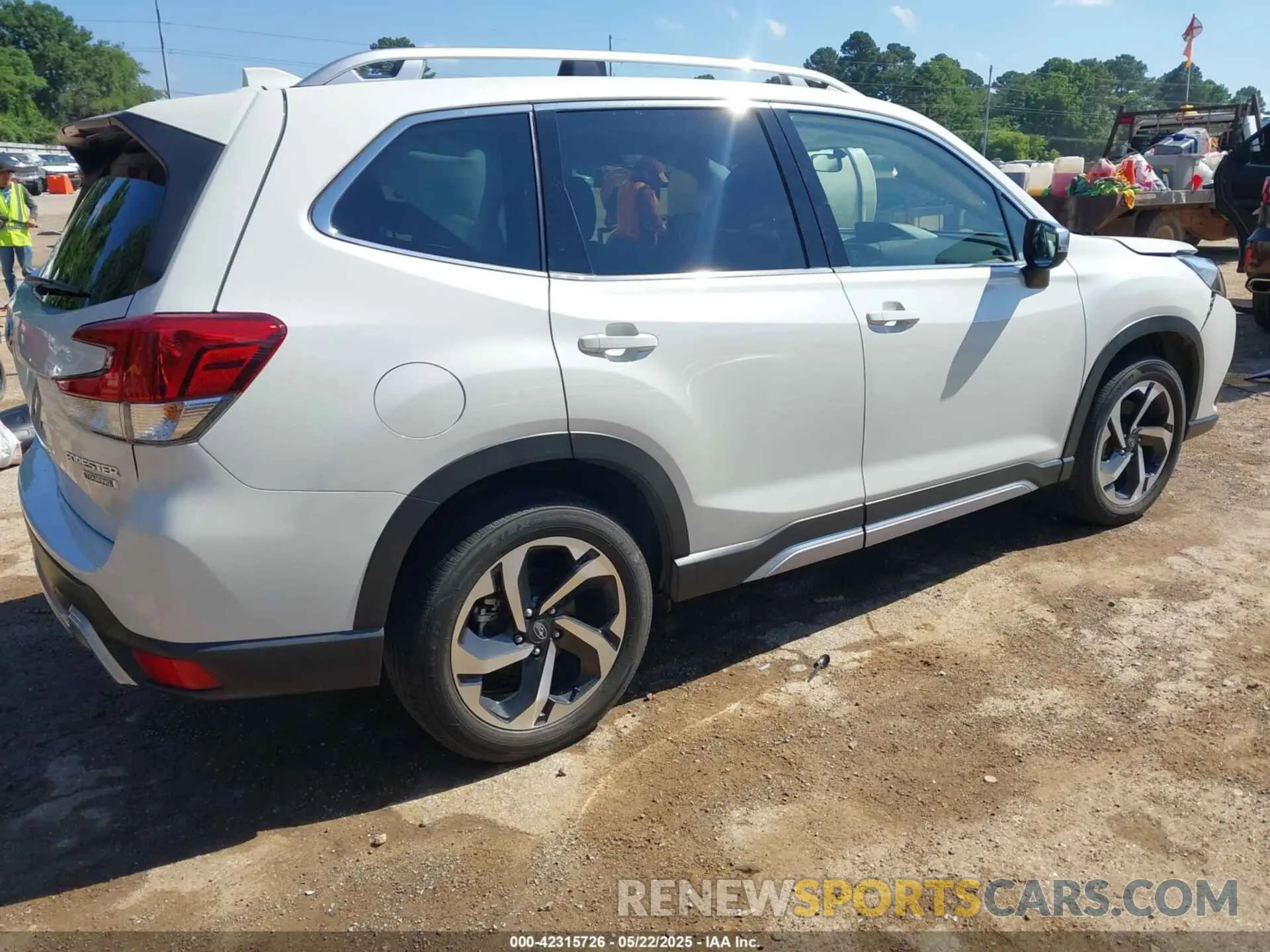 4 Фотография поврежденного автомобиля JF2SKARC3PH525847 SUBARU FORESTER 2023
