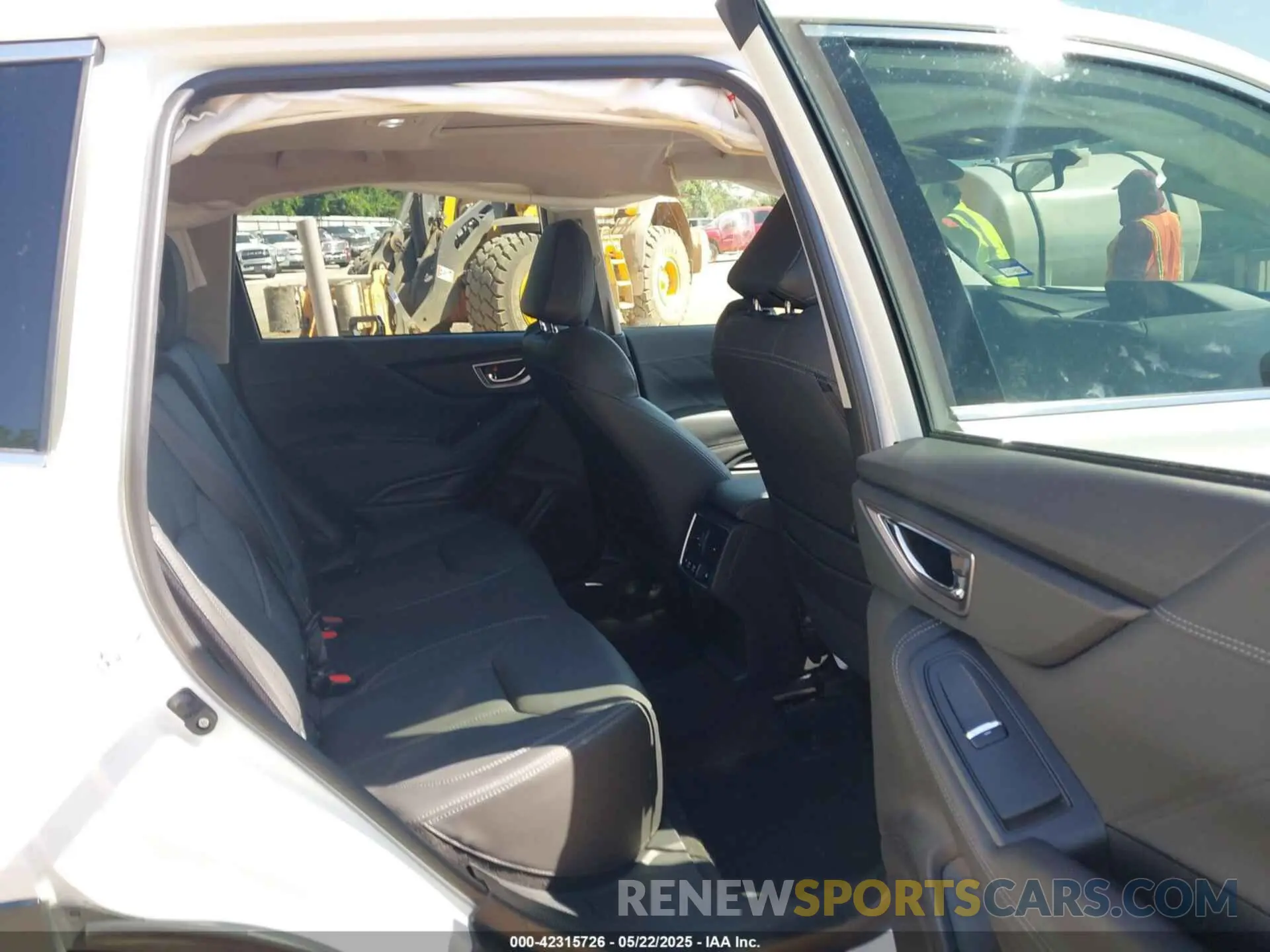 8 Фотография поврежденного автомобиля JF2SKARC3PH525847 SUBARU FORESTER 2023