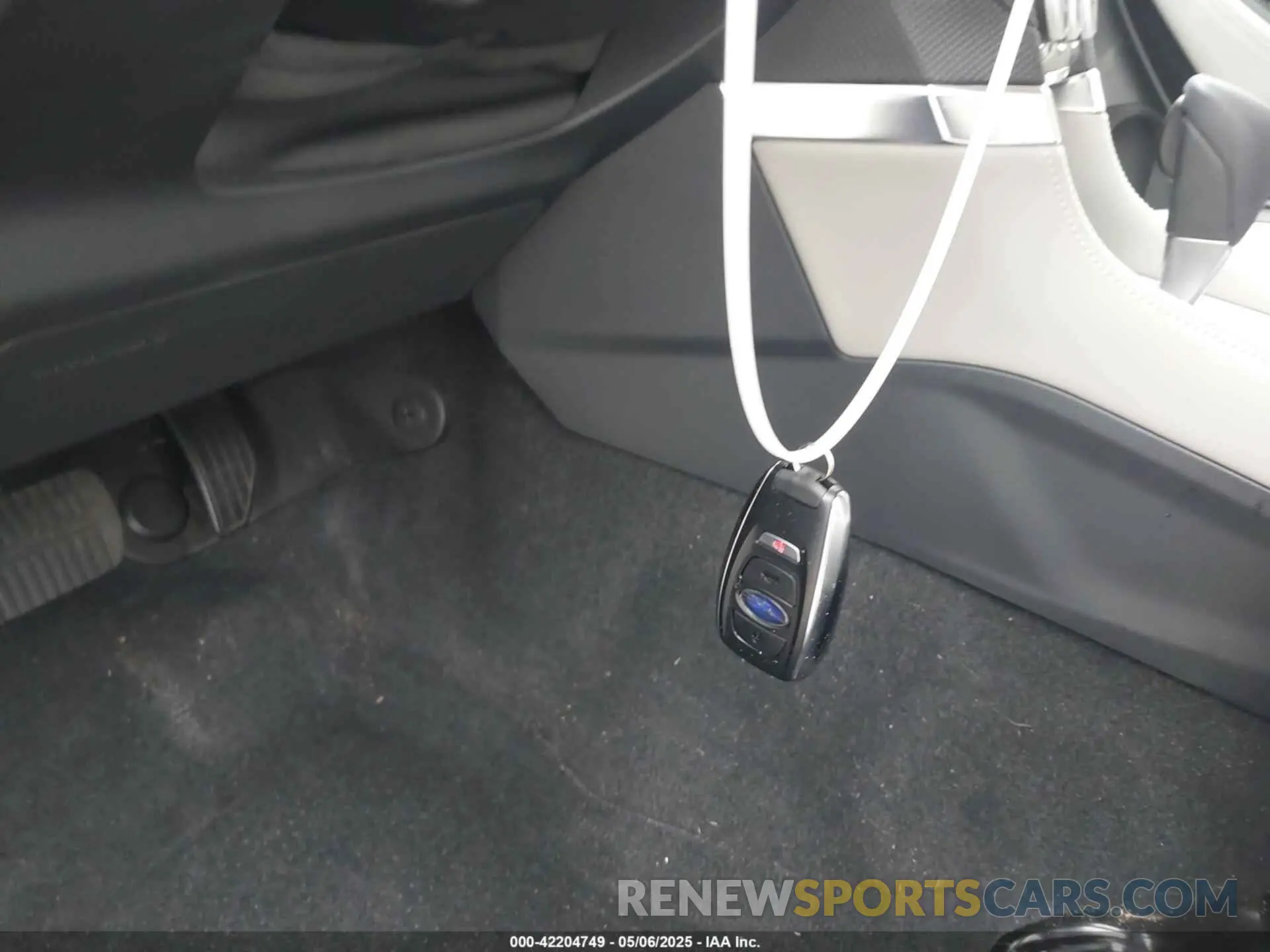 11 Photograph of a damaged car JF2SKADC3RH499017 SUBARU FORESTER 2024