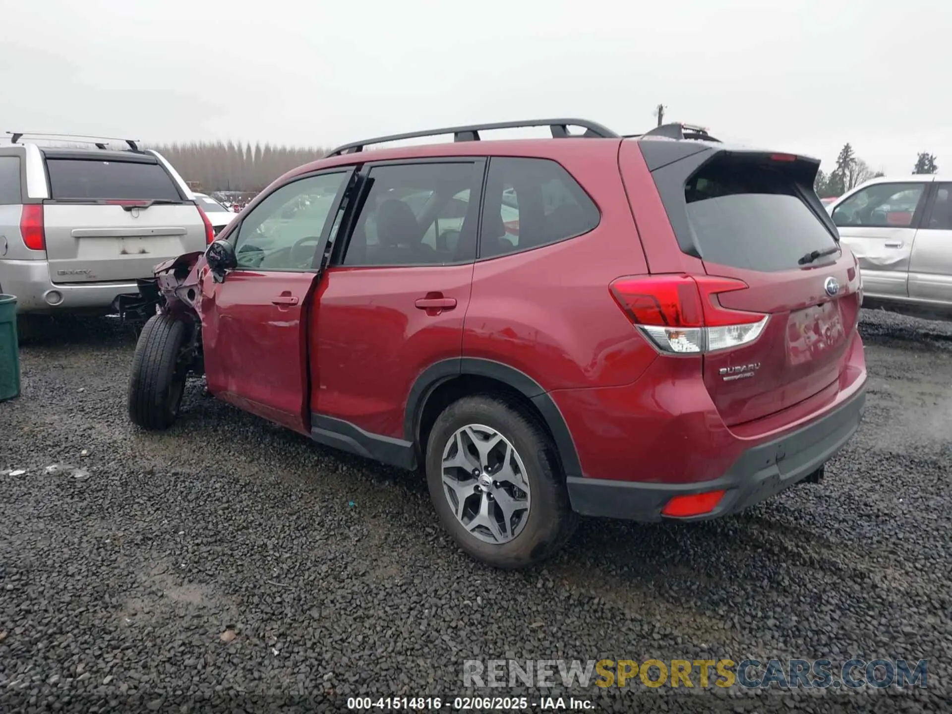 3 Фотография поврежденного автомобиля JF2SKADC8RH463095 SUBARU FORESTER 2024