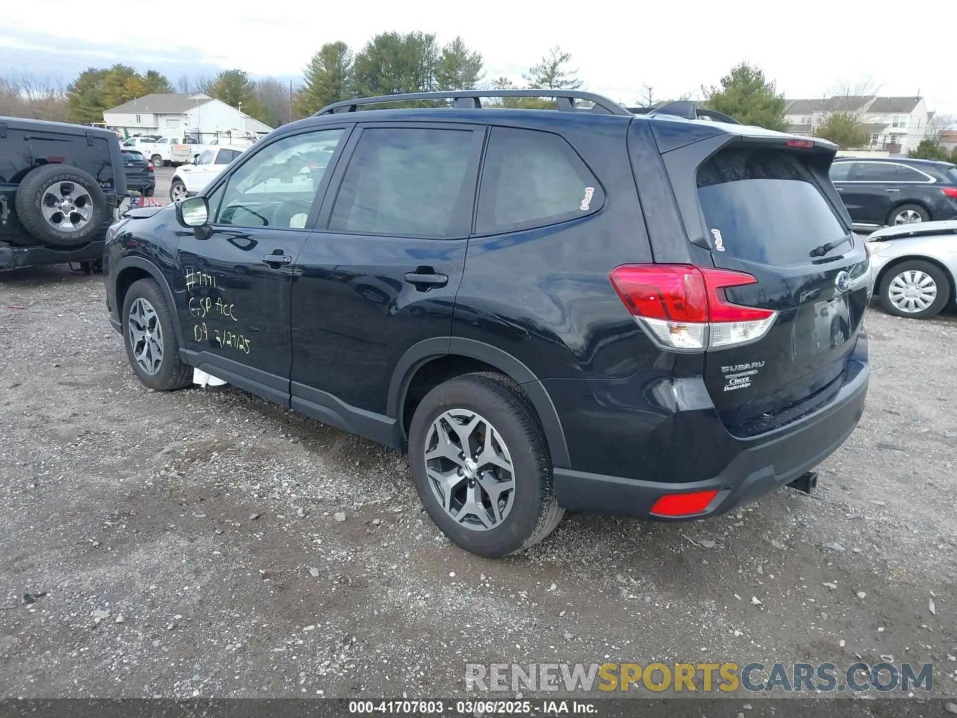 3 Фотография поврежденного автомобиля JF2SKADC8RH492337 SUBARU FORESTER 2024