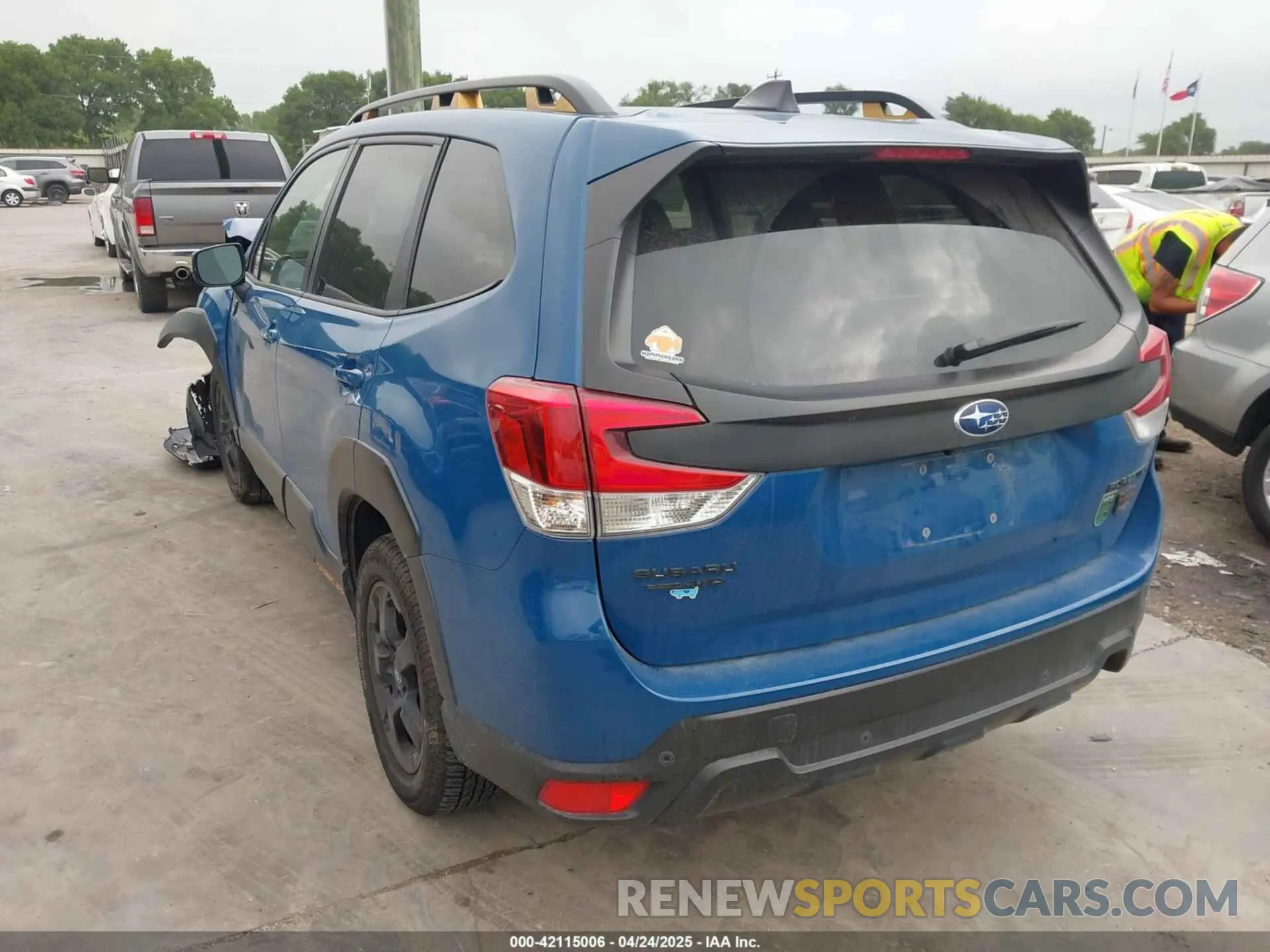 3 Фотография поврежденного автомобиля JF2SKAJC4RH516833 SUBARU FORESTER 2024