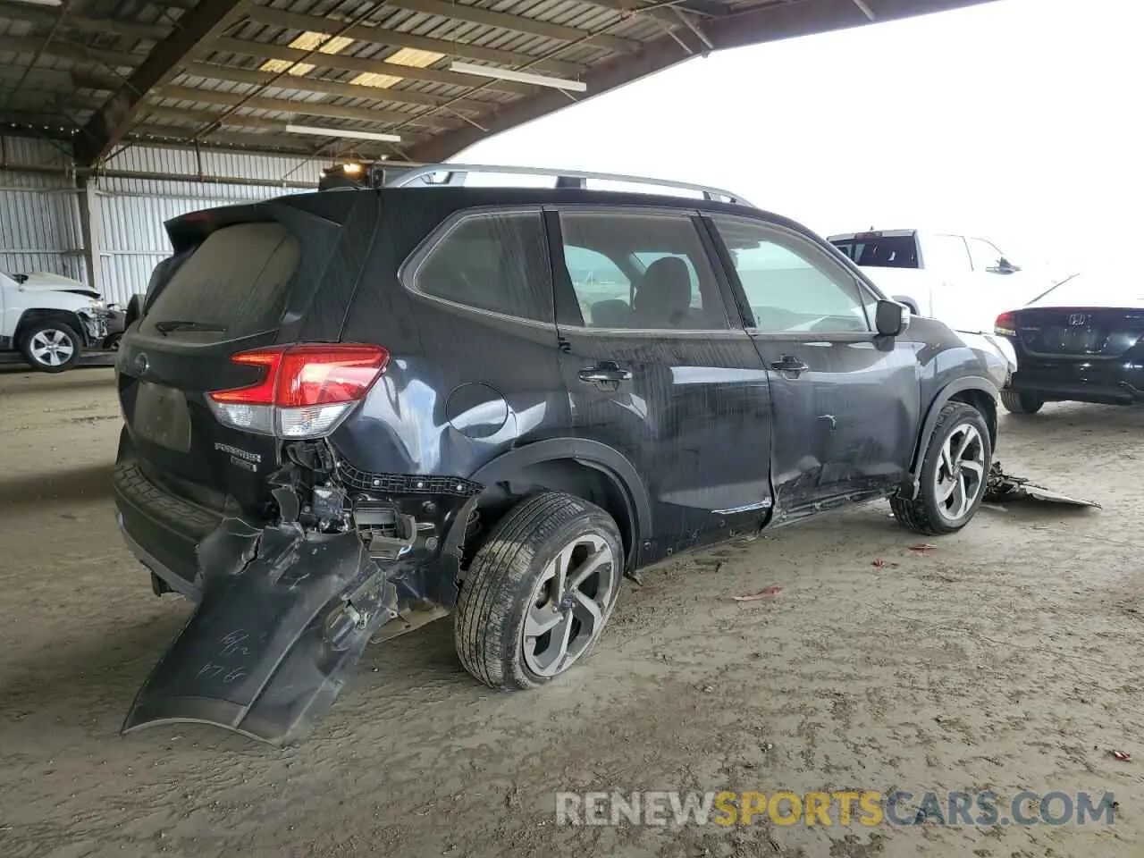 3 Фотография поврежденного автомобиля JF2SKAMC0RH429197 SUBARU FORESTER 2024
