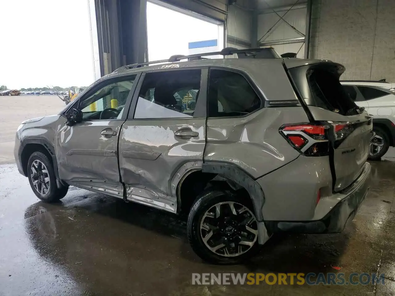 2 Фотография поврежденного автомобиля JF2SLDBC2SH520818 SUBARU FORESTER 2025