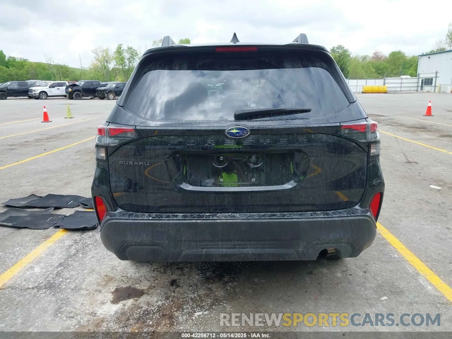 17 Photograph of a damaged car JF2SLDDC8SH412409 SUBARU FORESTER 2025