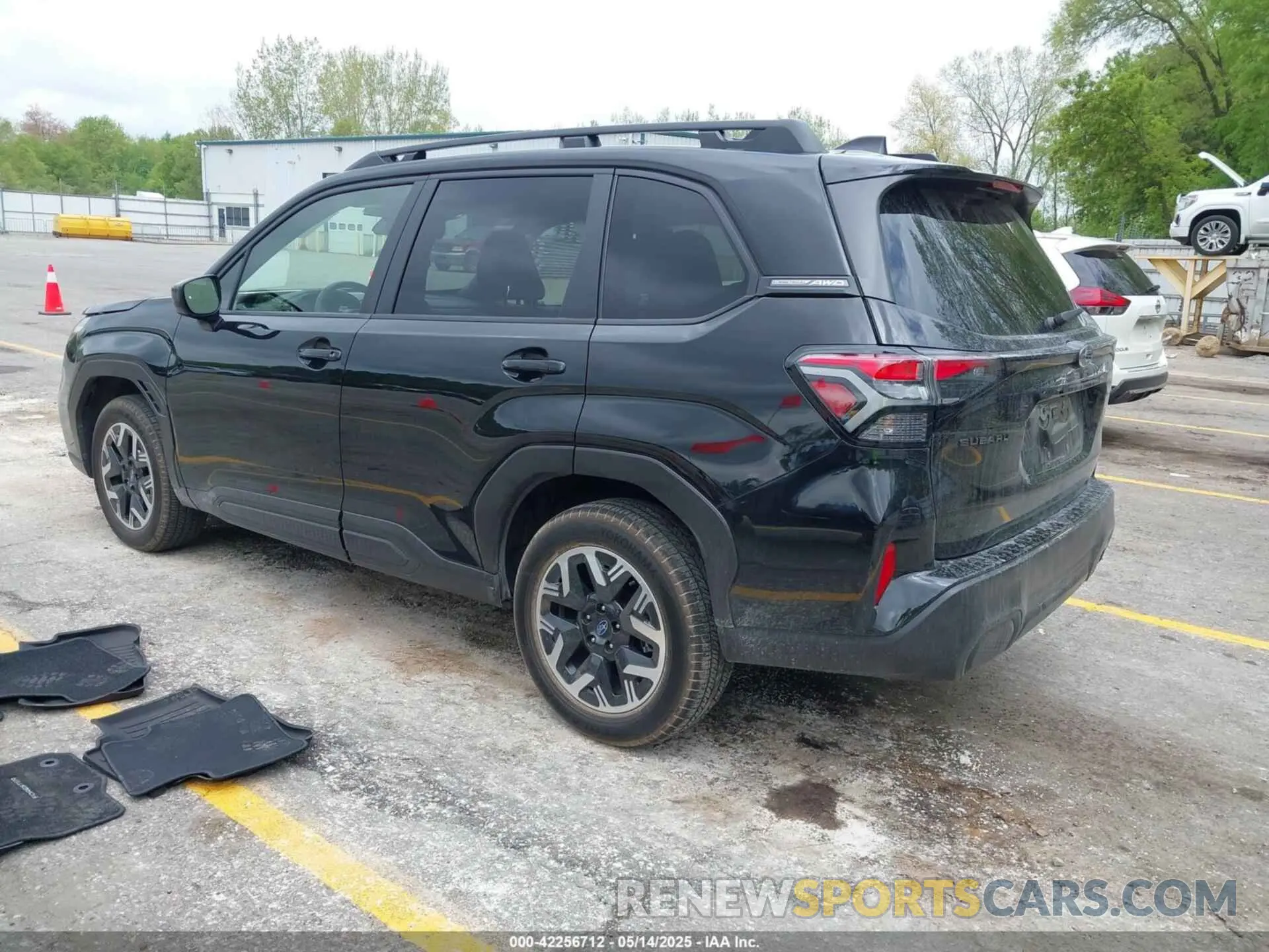 3 Photograph of a damaged car JF2SLDDC8SH412409 SUBARU FORESTER 2025