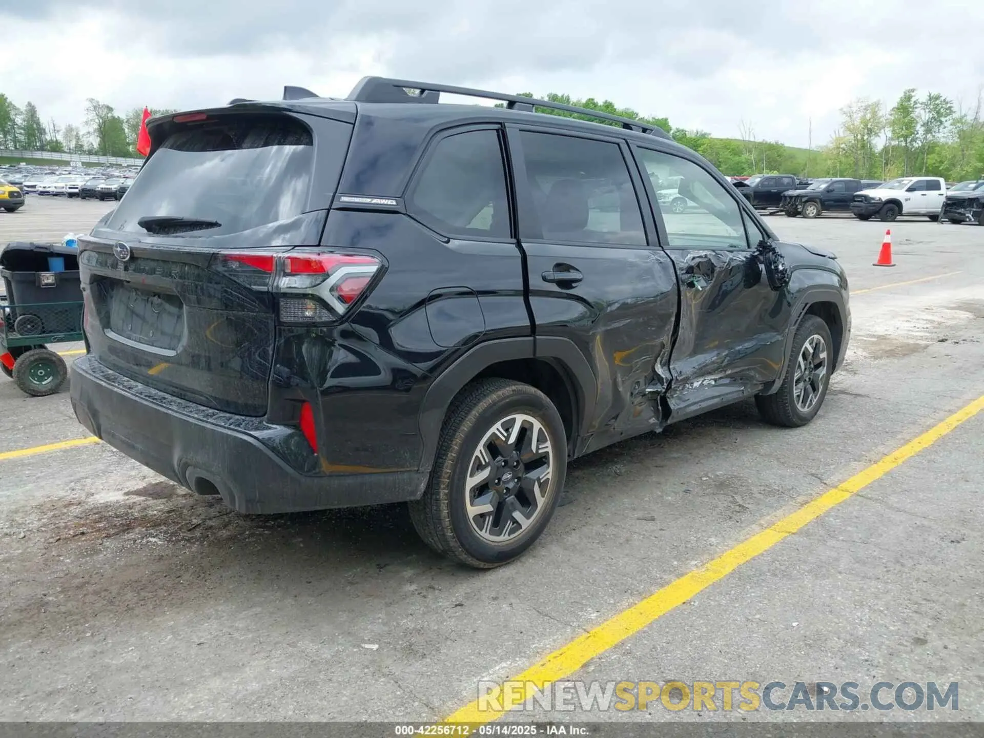 4 Photograph of a damaged car JF2SLDDC8SH412409 SUBARU FORESTER 2025