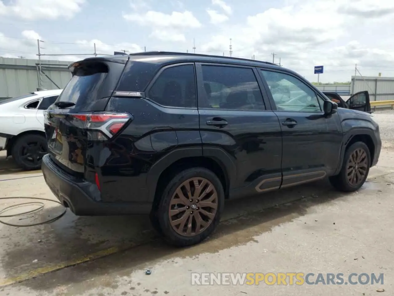 3 Photograph of a damaged car JF2SLDHC5SH512123 SUBARU FORESTER 2025