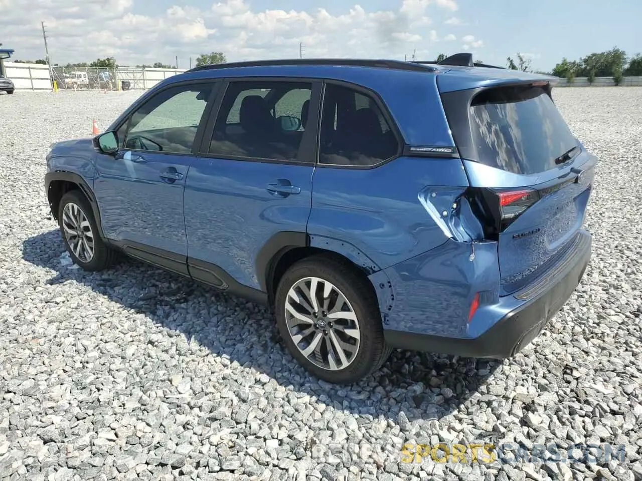 2 Фотография поврежденного автомобиля JF2SLDTC7SH513409 SUBARU FORESTER 2025