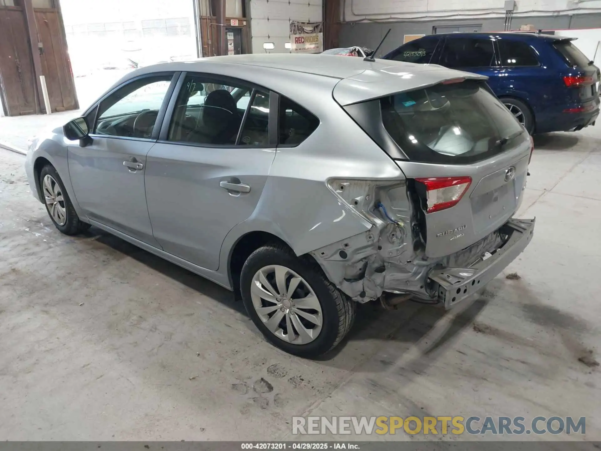 3 Фотография поврежденного автомобиля 4S3GTAB61K3737447 SUBARU IMPREZA 2019