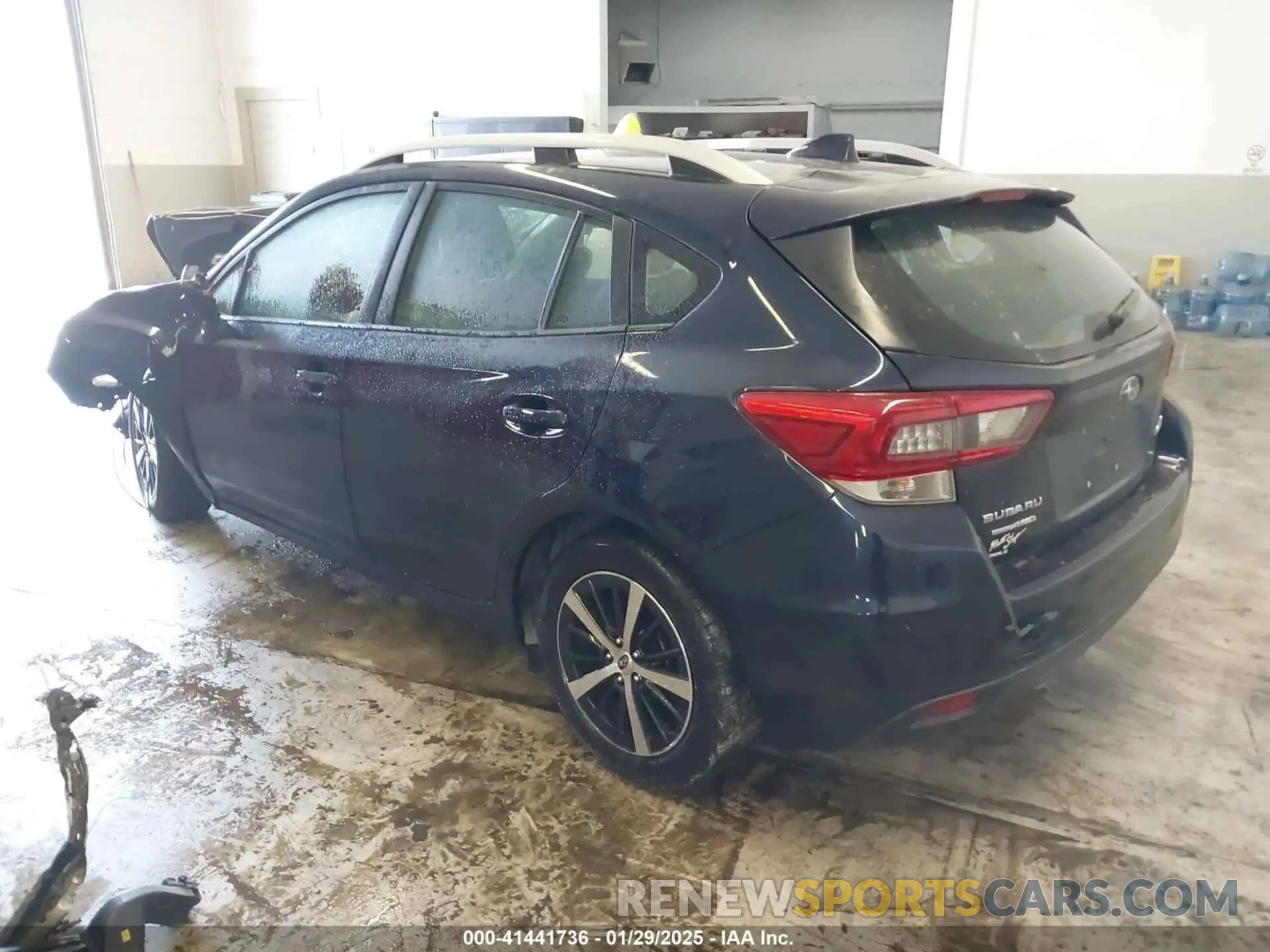 3 Фотография поврежденного автомобиля 4S3GTAD64M3710324 SUBARU IMPREZA 2021