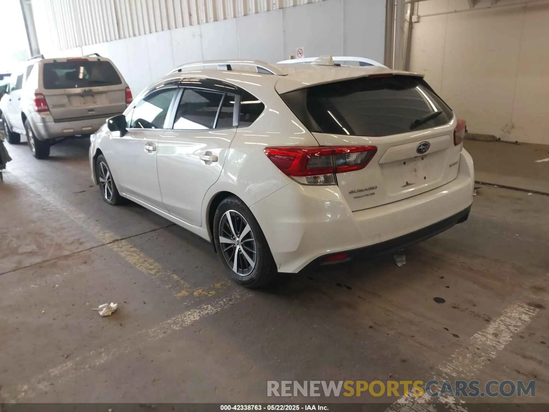 3 Фотография поврежденного автомобиля 4S3GTAV67P3722051 SUBARU IMPREZA 2023