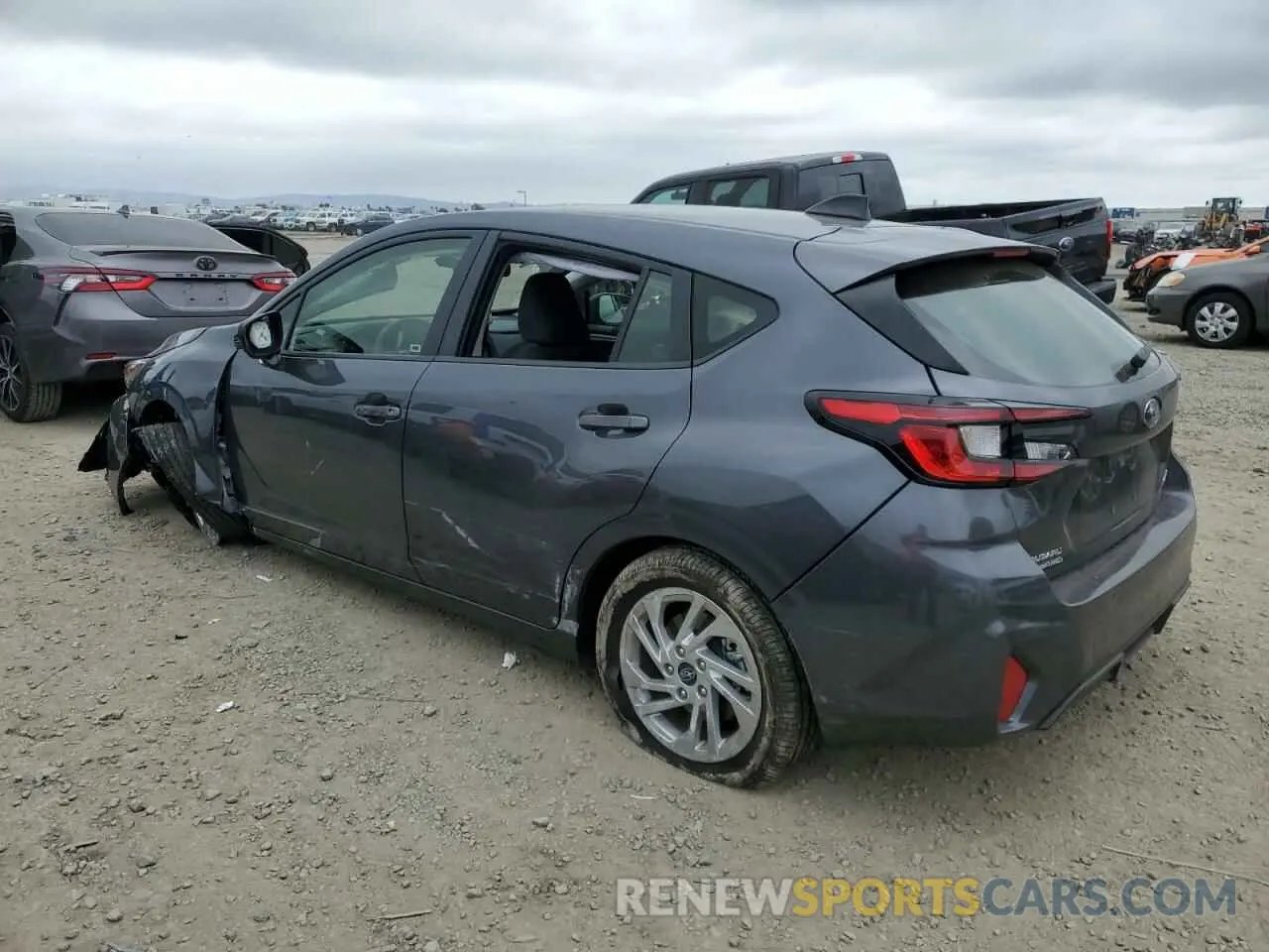 2 Фотография поврежденного автомобиля JF1GUABC0R8363841 SUBARU IMPREZA 2024