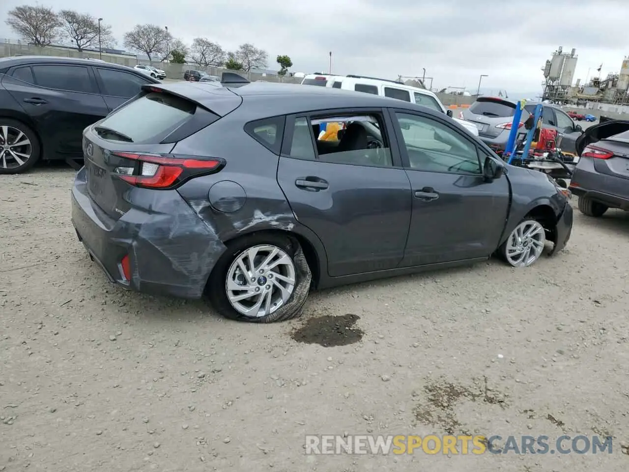 3 Фотография поврежденного автомобиля JF1GUABC0R8363841 SUBARU IMPREZA 2024