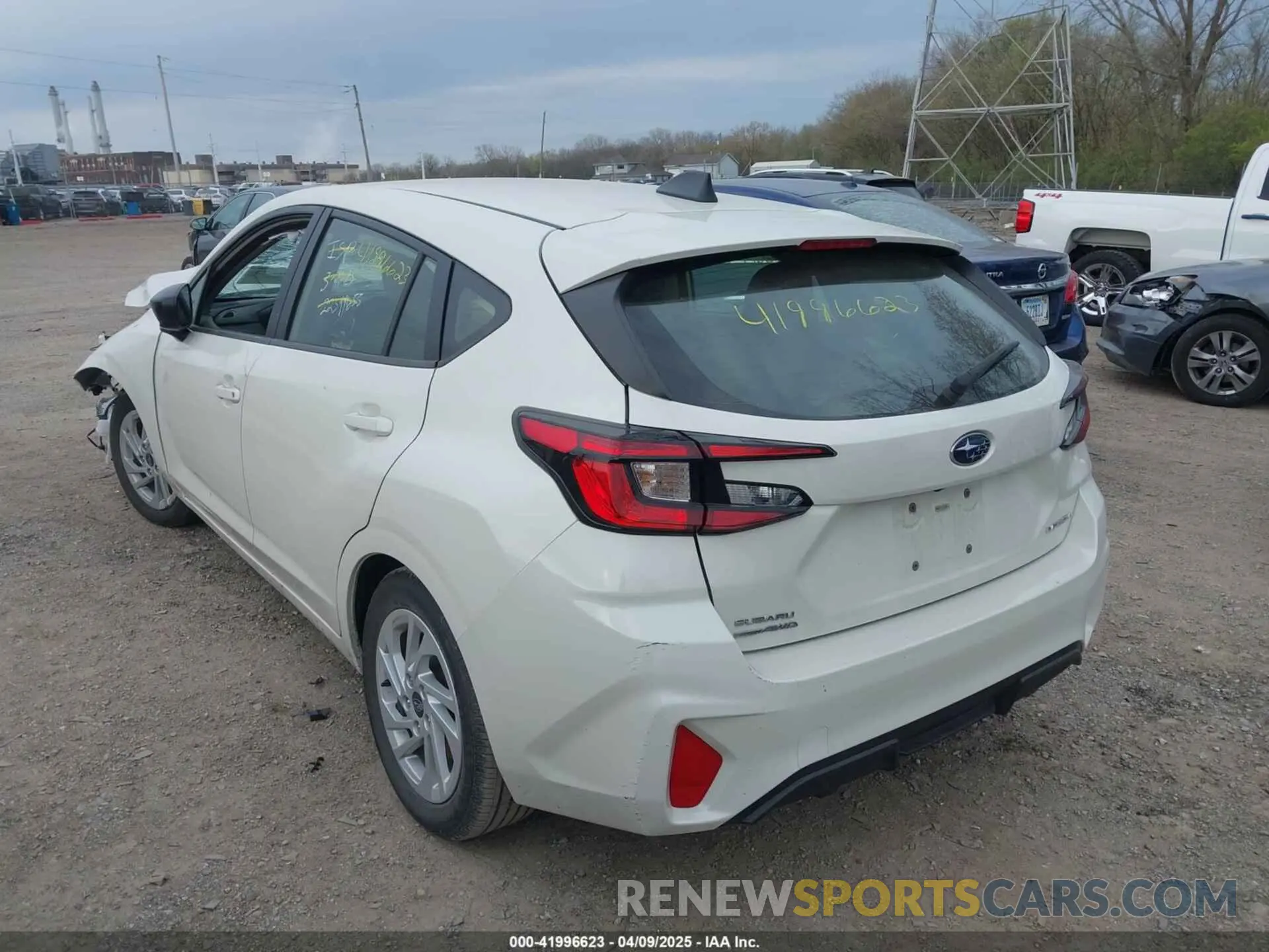 3 Фотография поврежденного автомобиля JF1GUABC5R8293382 SUBARU IMPREZA 2024