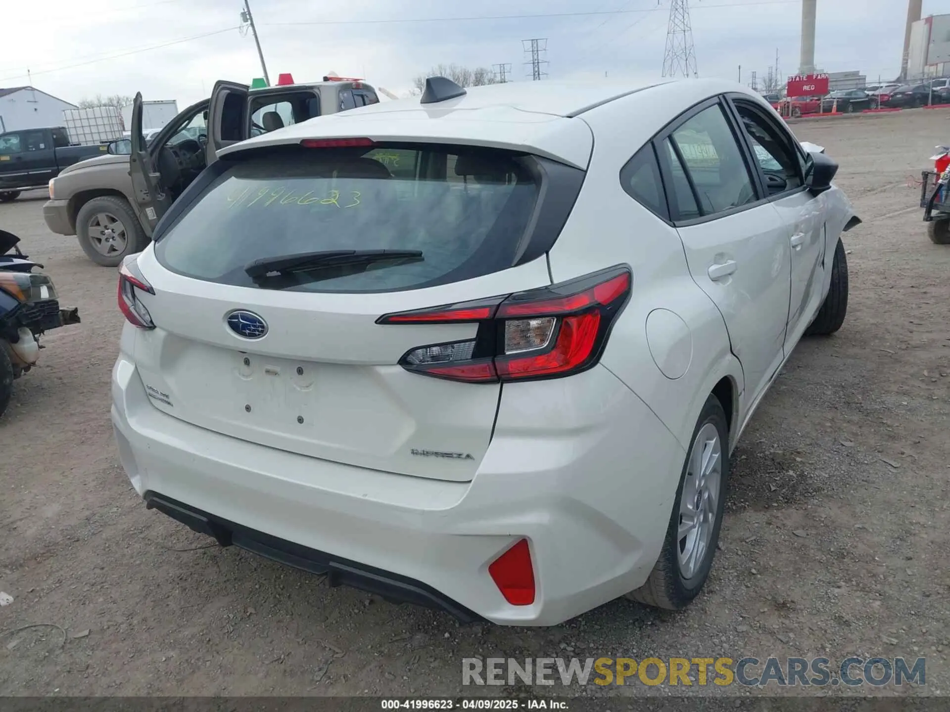 4 Фотография поврежденного автомобиля JF1GUABC5R8293382 SUBARU IMPREZA 2024