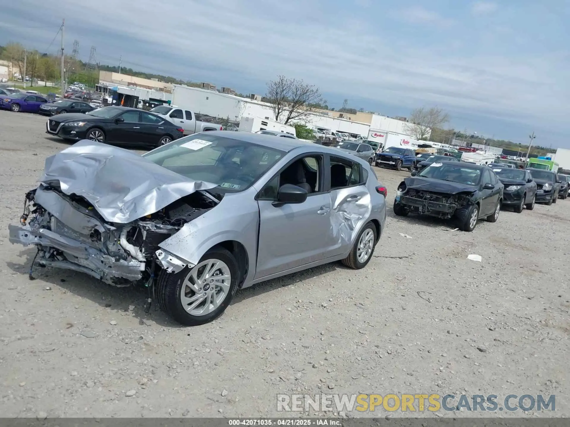 2 Фотография поврежденного автомобиля JF1GUABC7S8235845 SUBARU IMPREZA 2025
