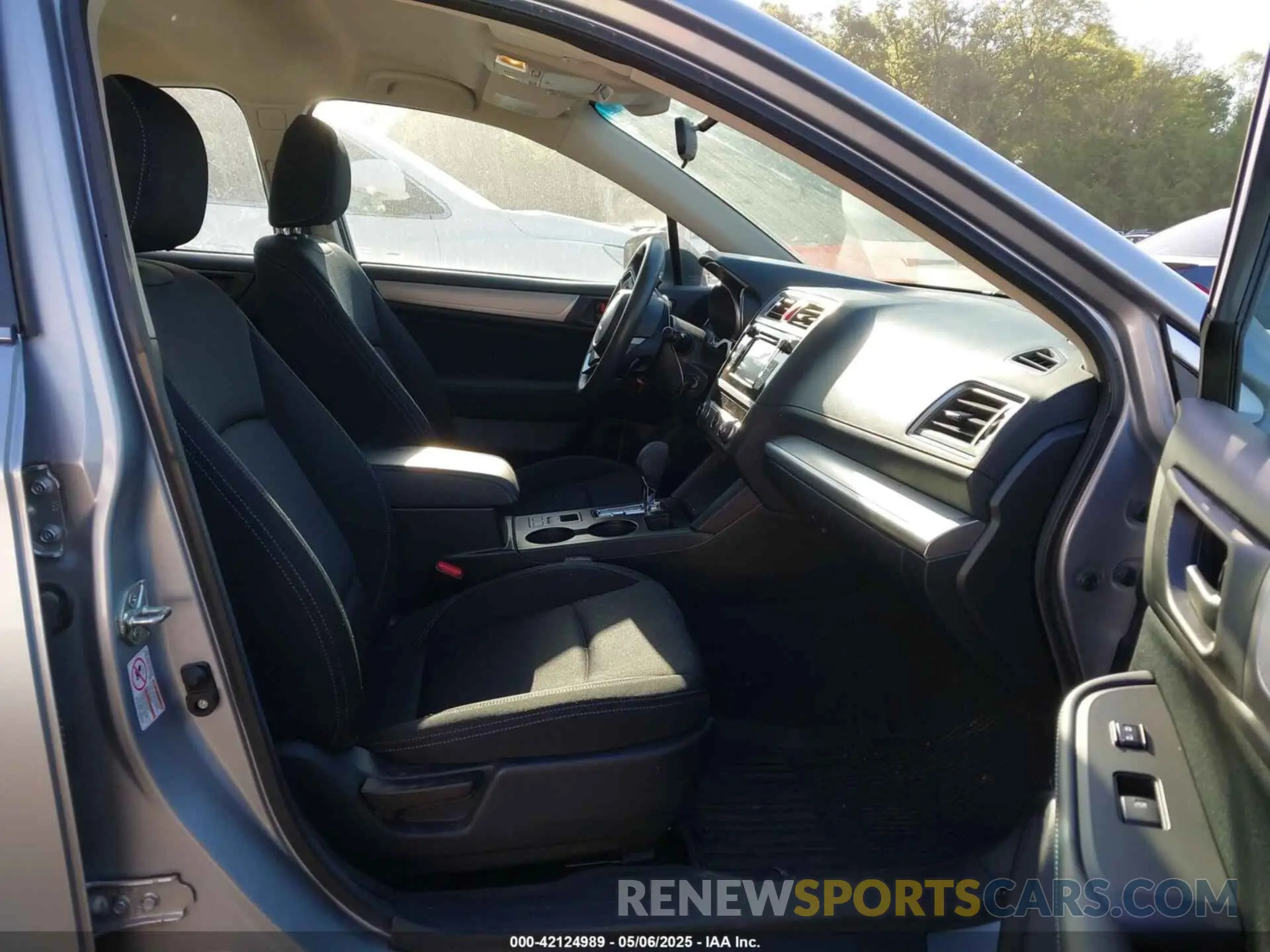 5 Photograph of a damaged car 4S3BNAB60K3035947 SUBARU LEGACY 2019