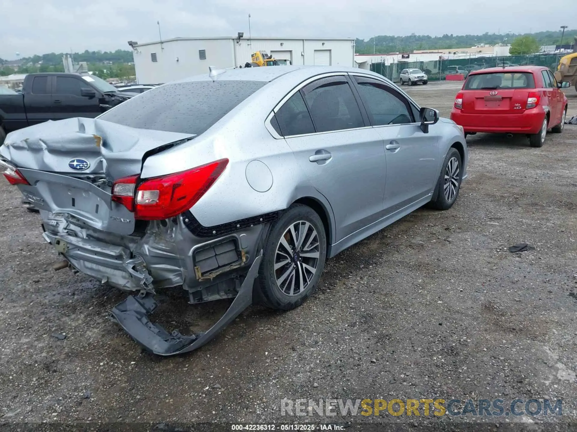 4 Фотография поврежденного автомобиля 4S3BNAF61K3011165 SUBARU LEGACY 2019