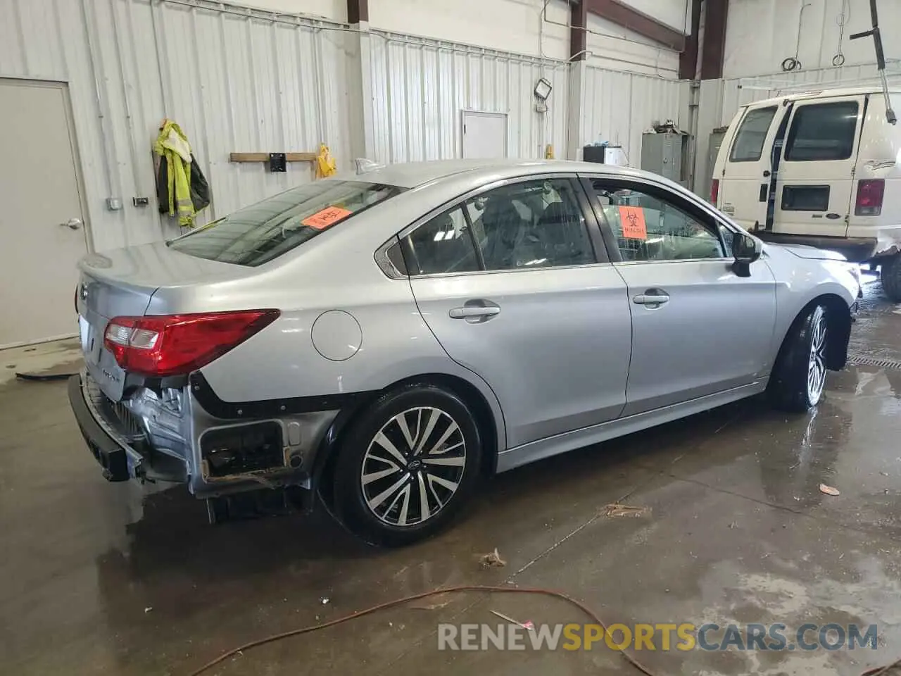 3 Фотография поврежденного автомобиля 4S3BNAF61K3024840 SUBARU LEGACY 2019