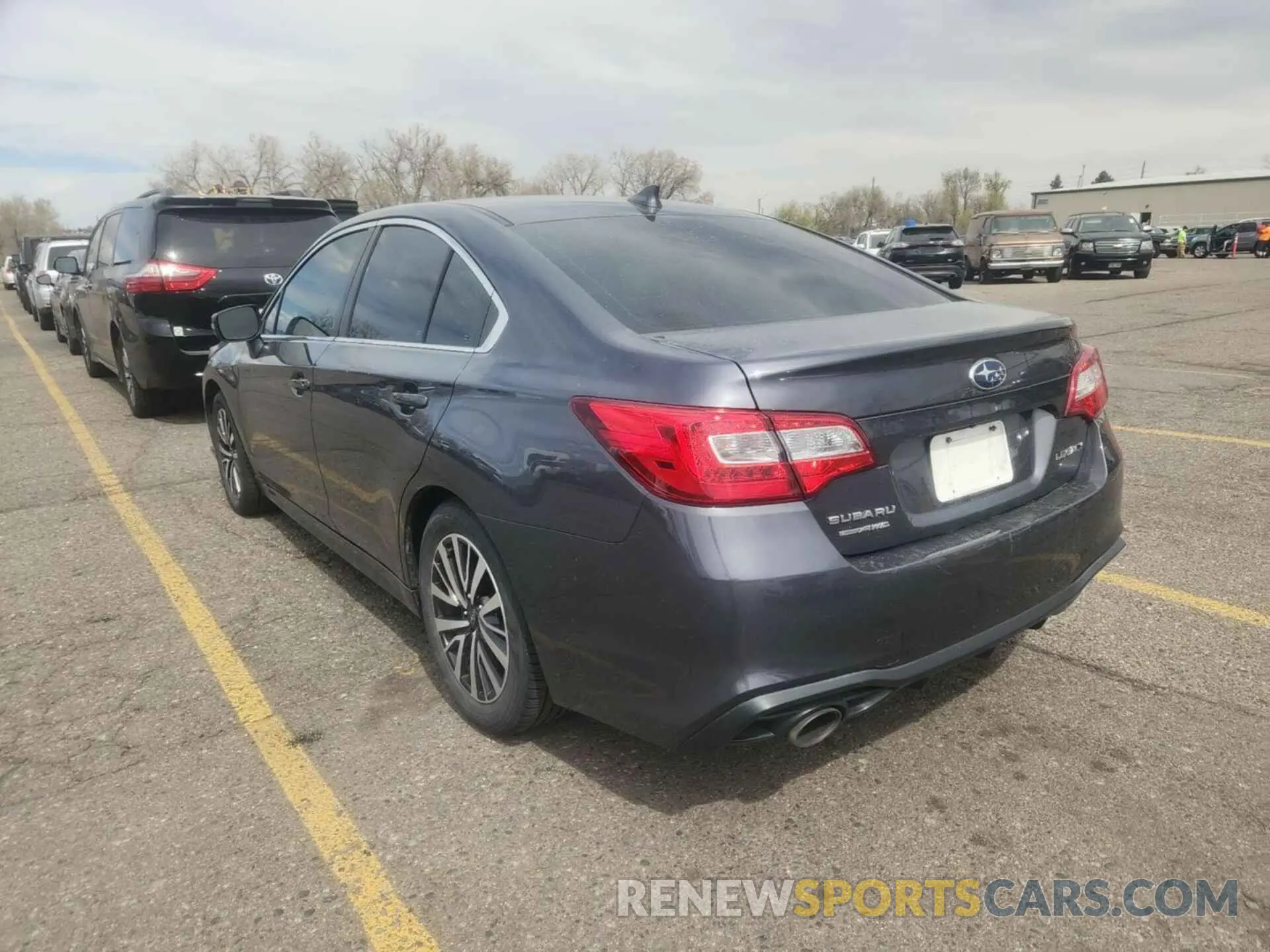 3 Фотография поврежденного автомобиля 4S3BNAF65K3028325 SUBARU LEGACY 2019