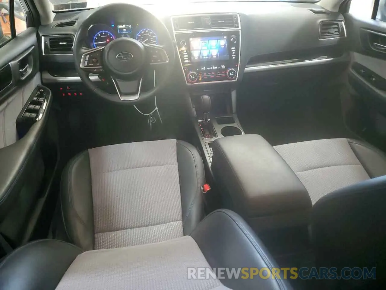8 Фотография поврежденного автомобиля 4S3BNAR68K3019758 SUBARU LEGACY 2019