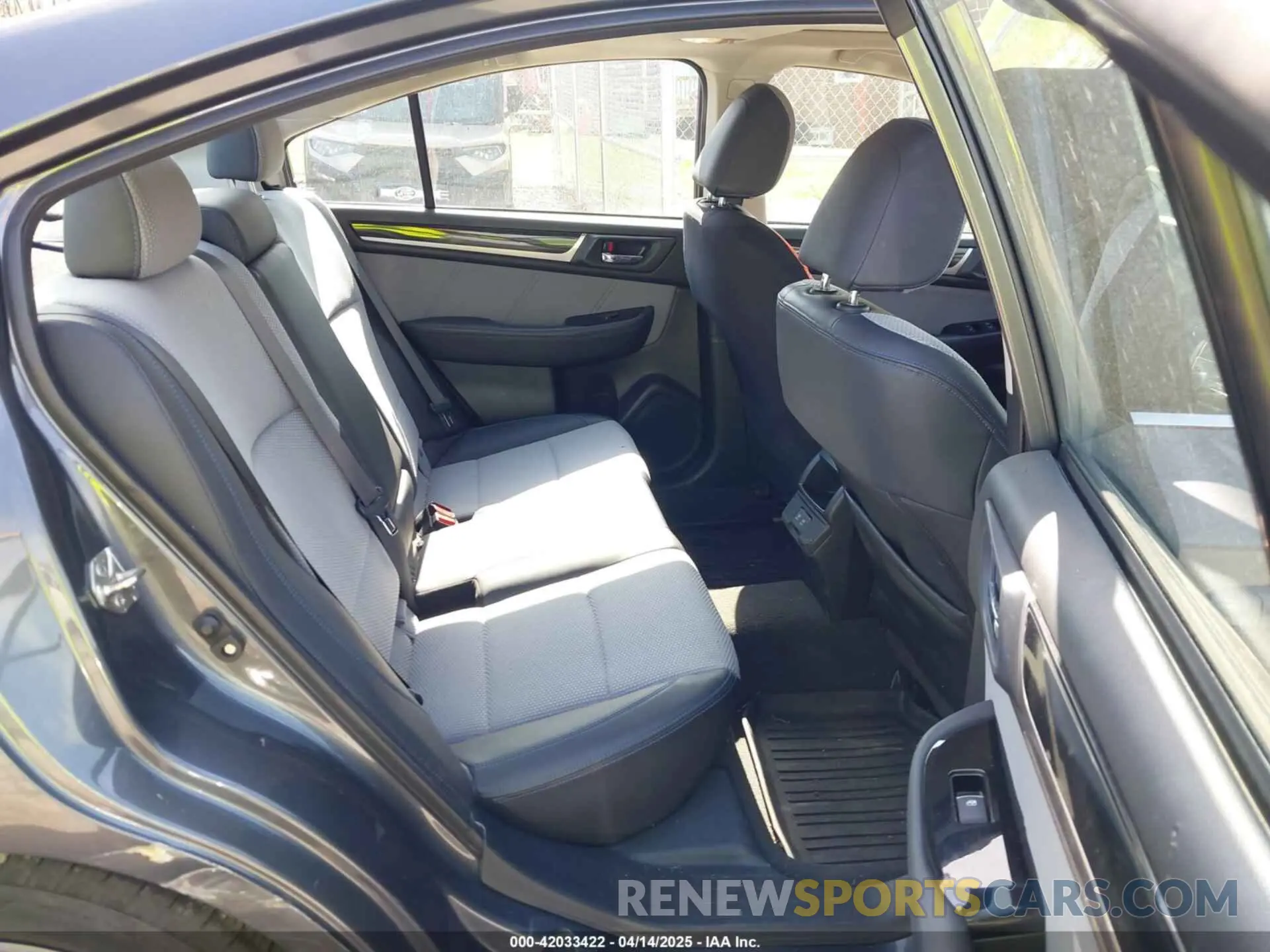 8 Фотография поврежденного автомобиля 4S3BNAS63K3019077 SUBARU LEGACY 2019