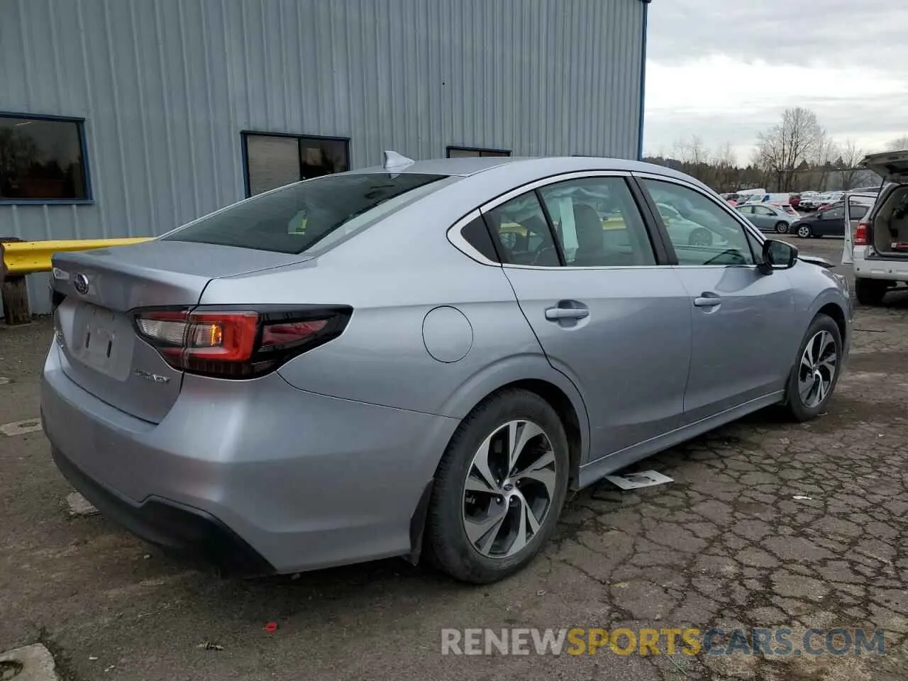 3 Фотография поврежденного автомобиля 4S3BWAB63L3033558 SUBARU LEGACY 2020